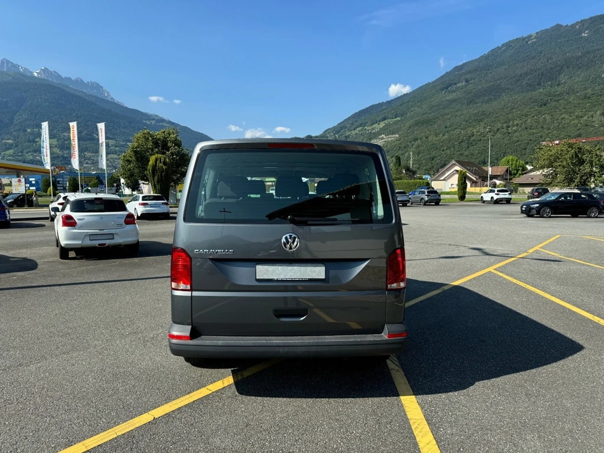 listing desktop thumbnail image 3