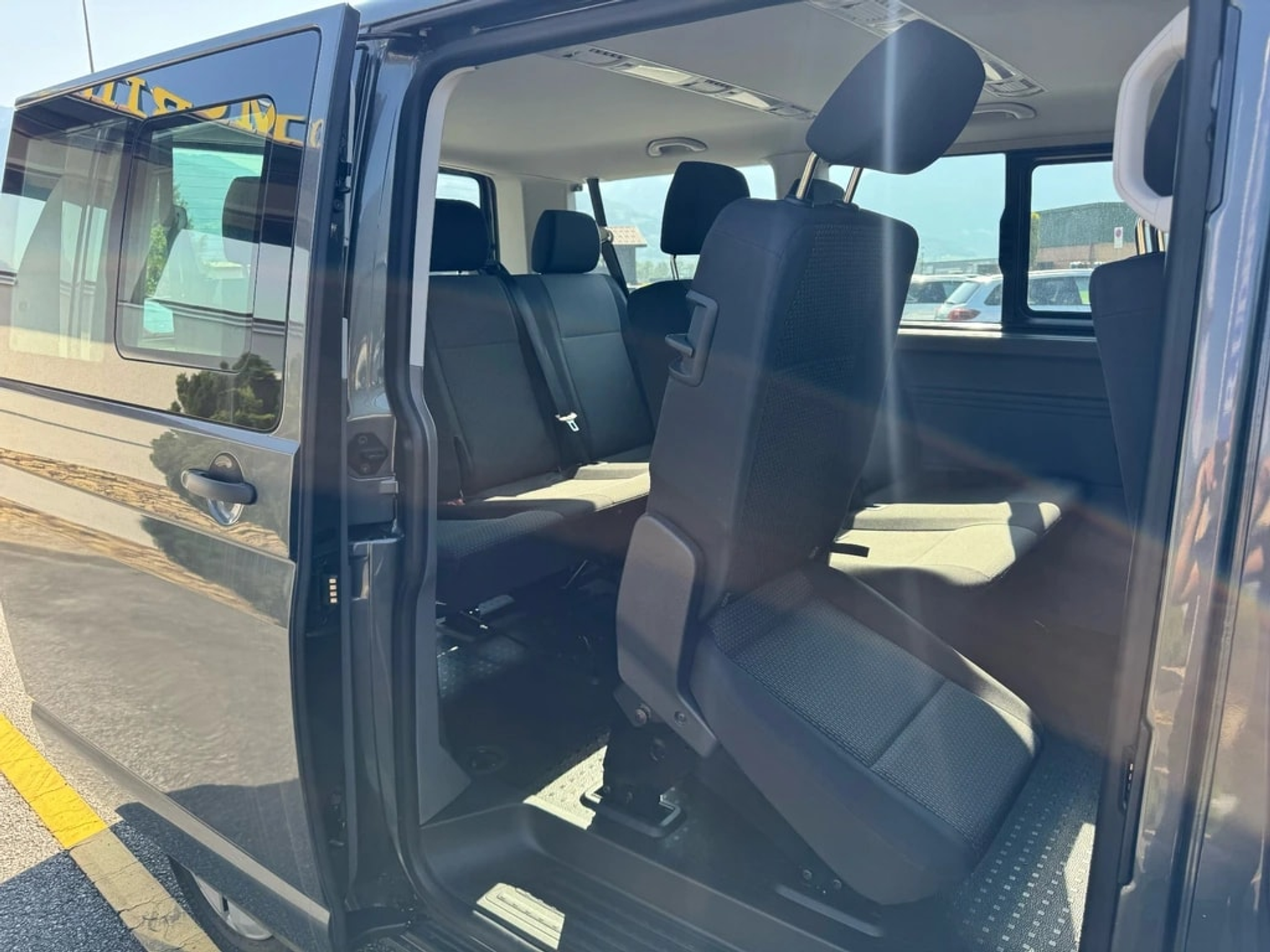 listing desktop thumbnail image 11