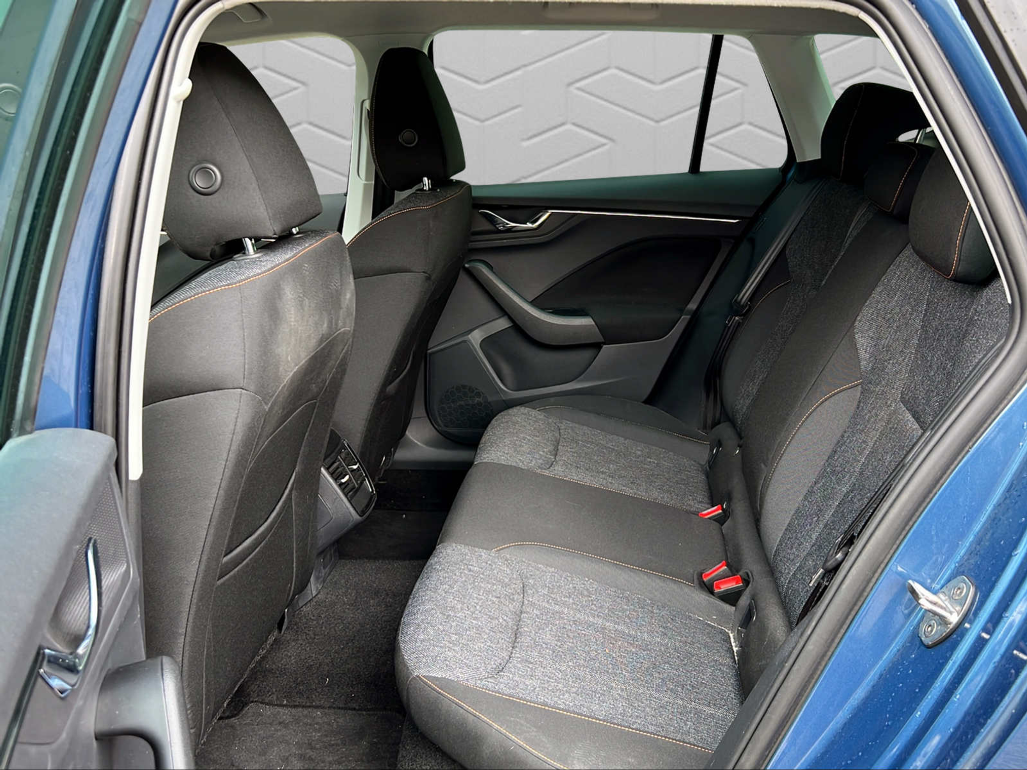 listing desktop thumbnail image 12