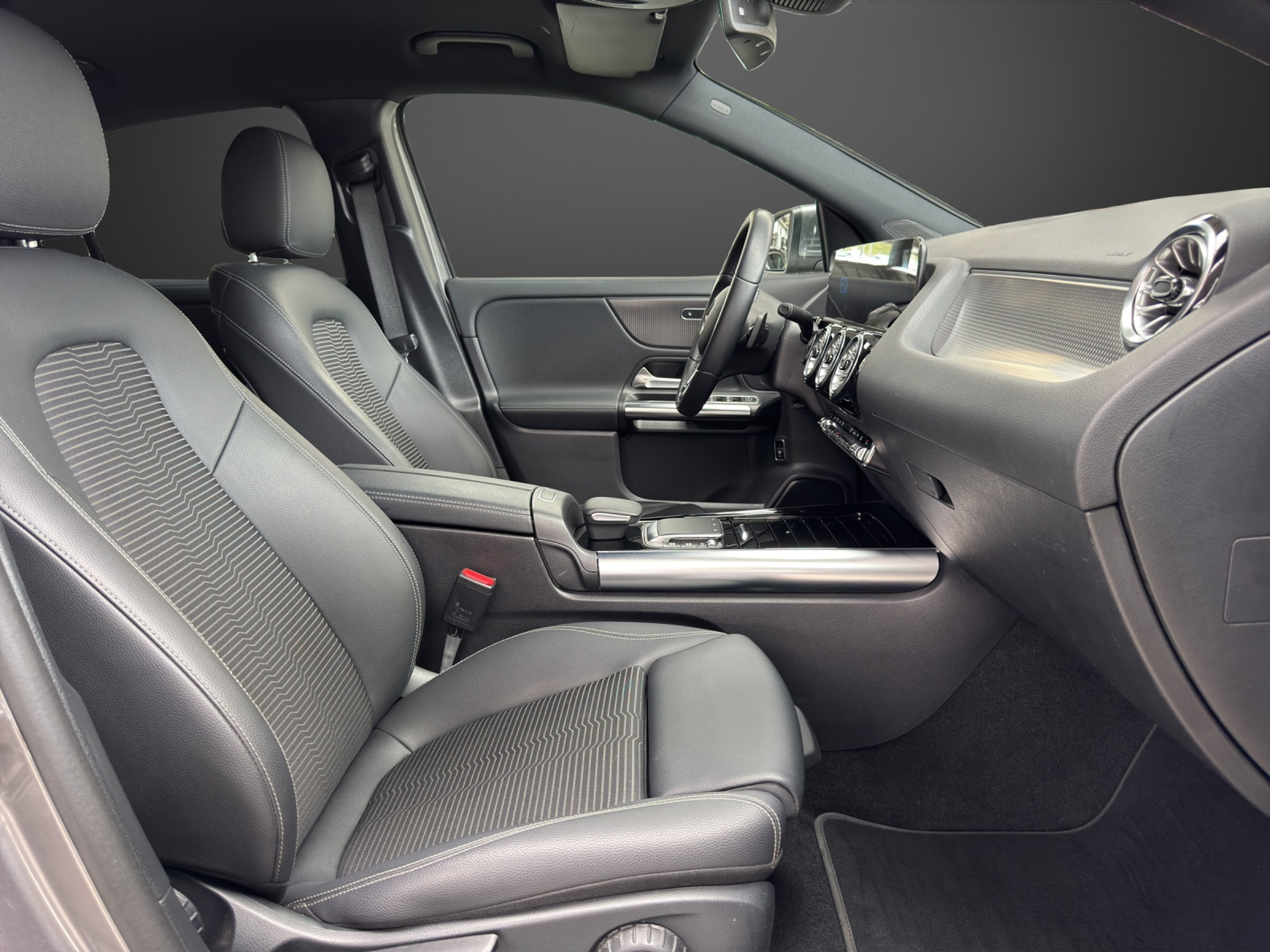 listing desktop thumbnail image 11