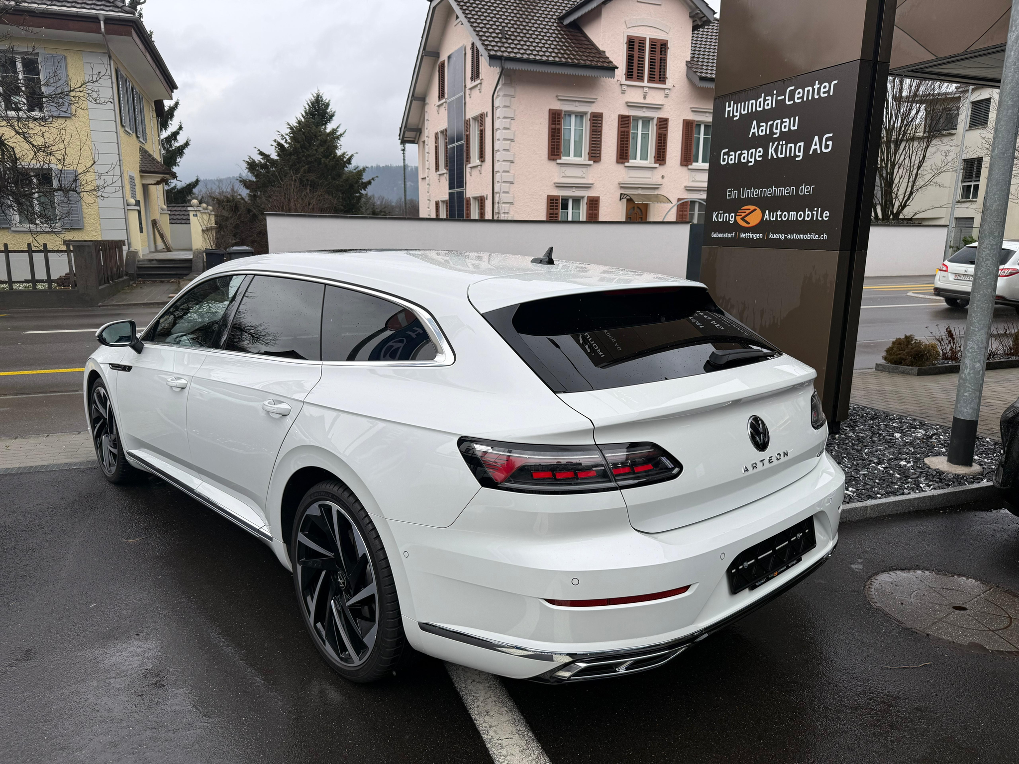 listing desktop thumbnail image 4