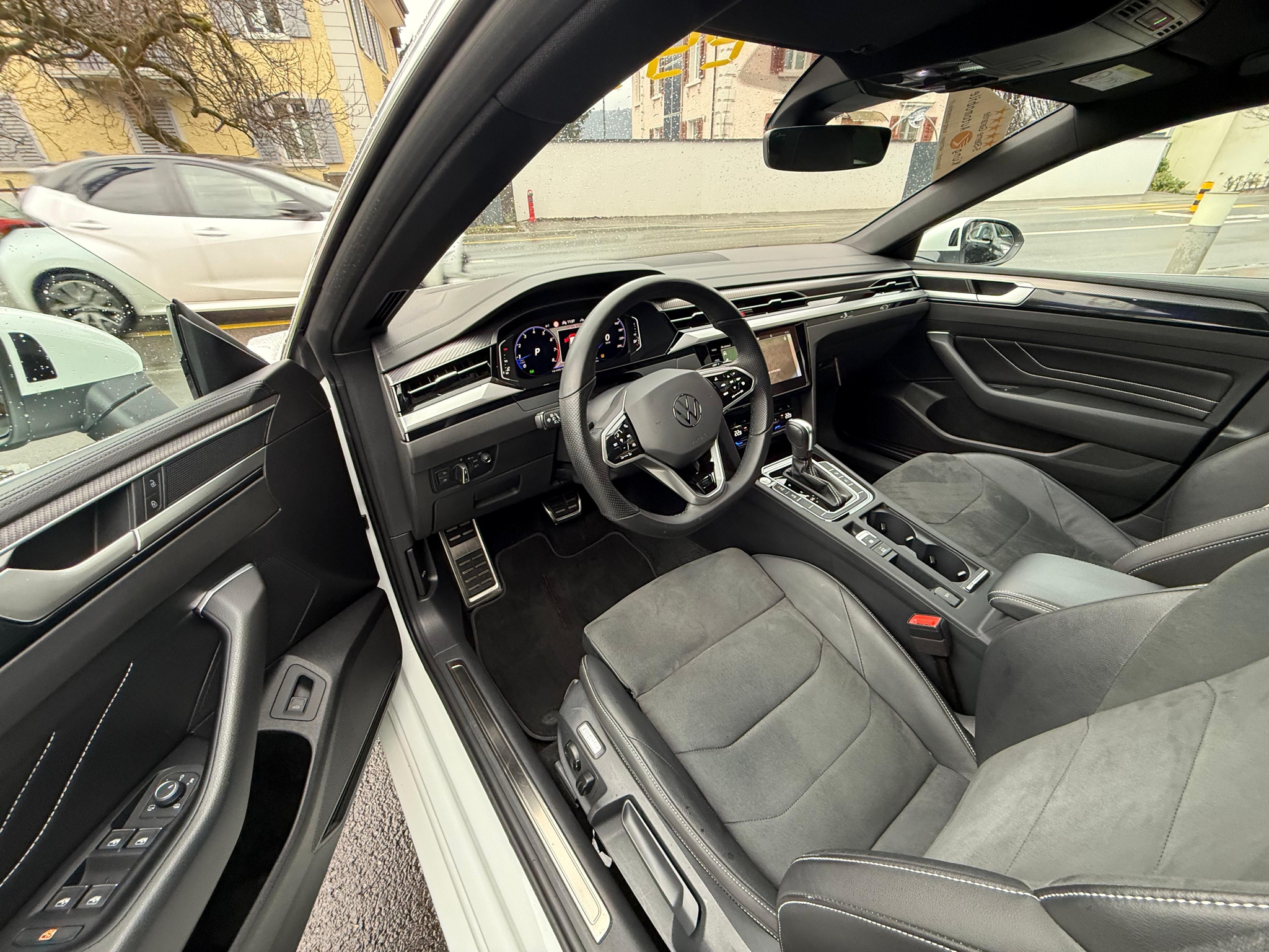 listing desktop thumbnail image 8