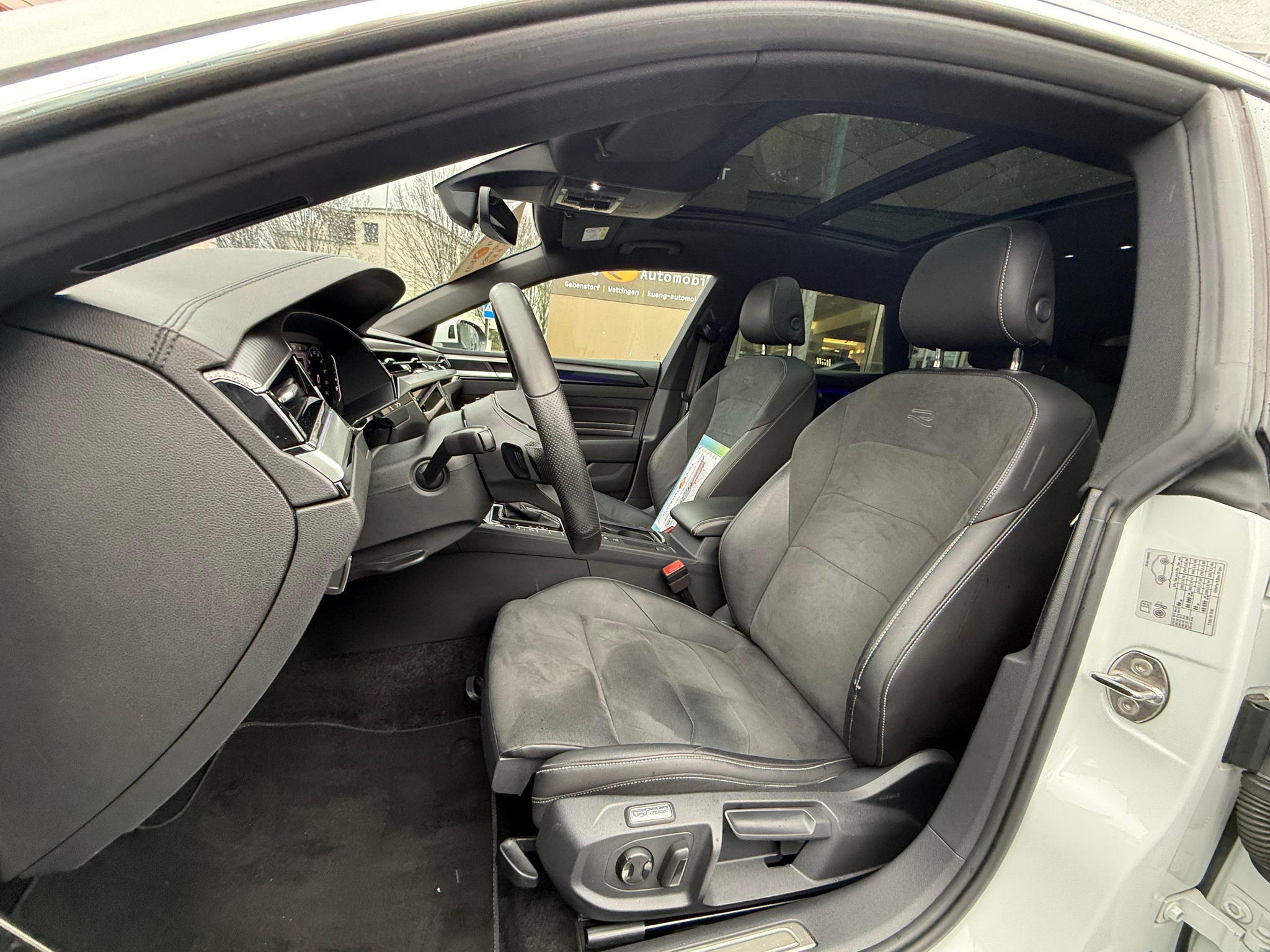 listing desktop thumbnail image 9