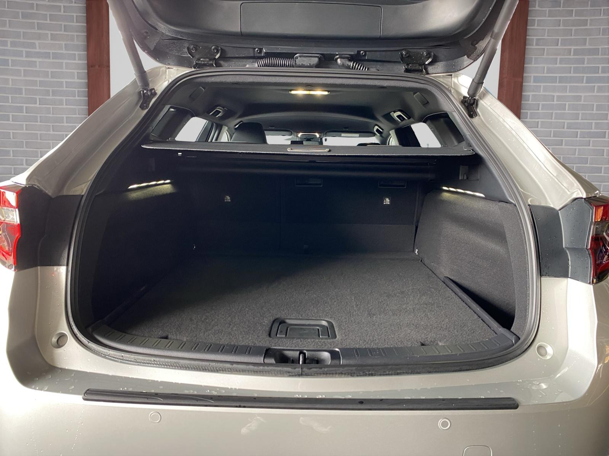 listing desktop thumbnail image 10