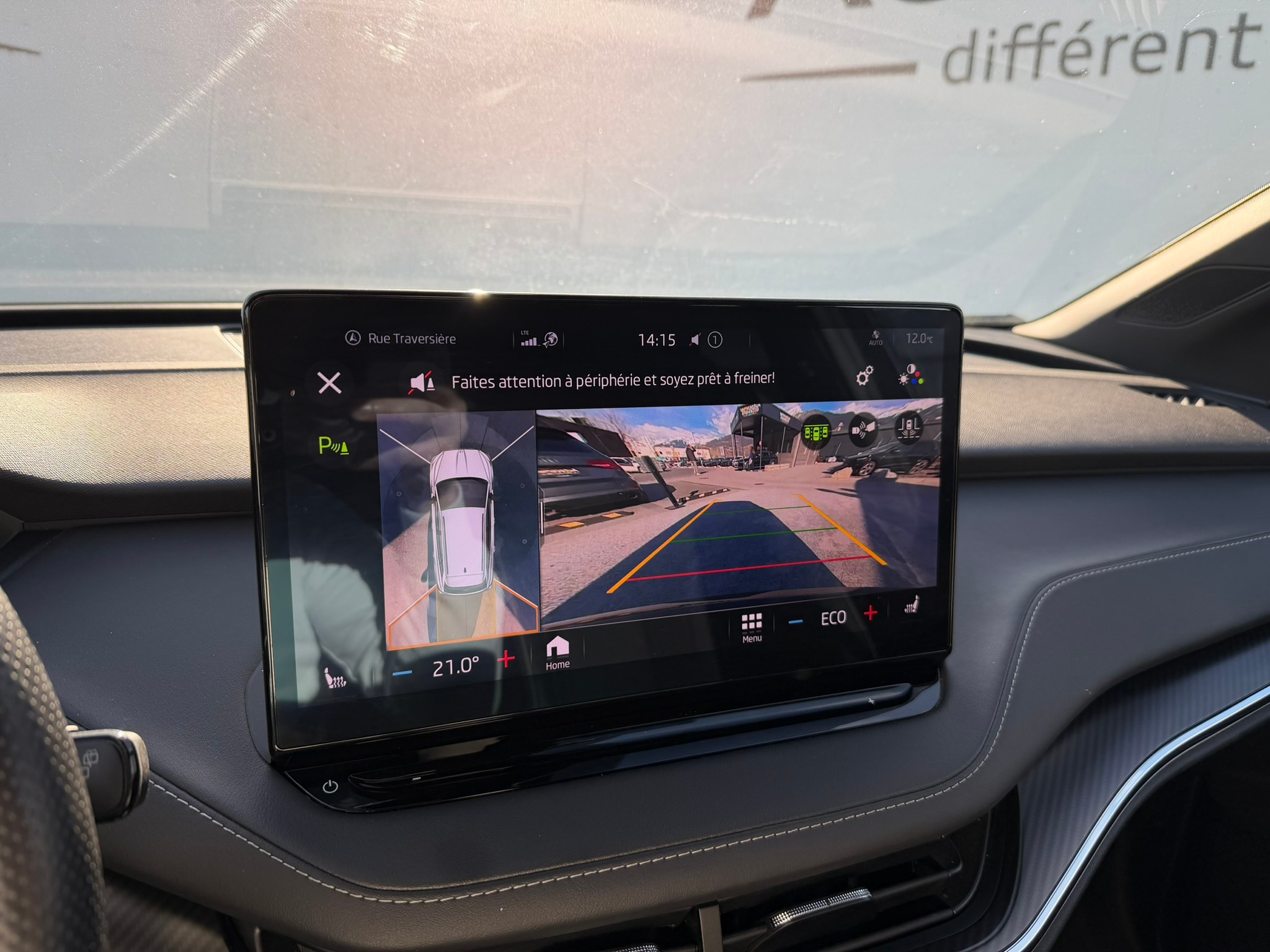 listing desktop thumbnail image 11