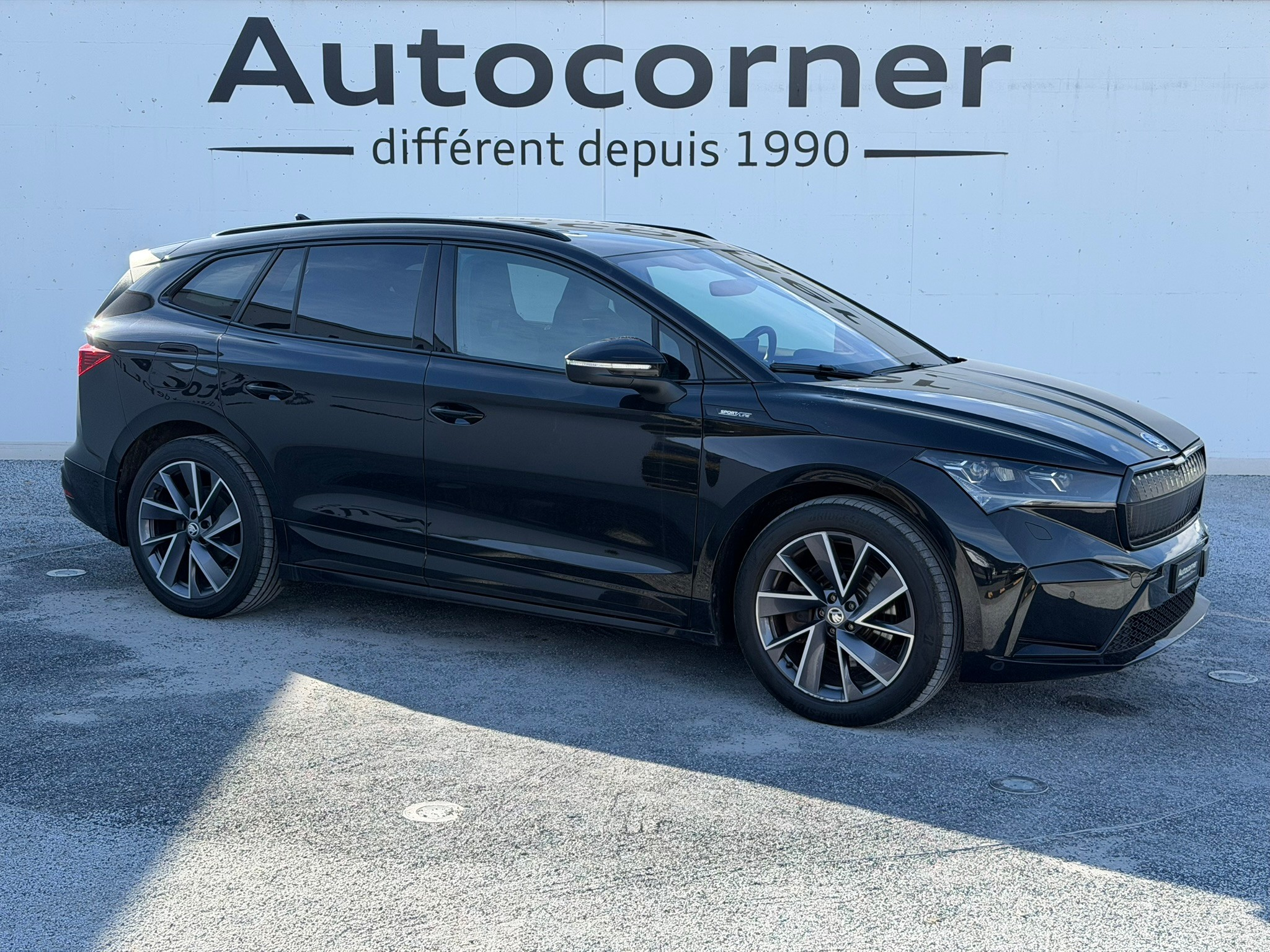 listing desktop thumbnail image 2