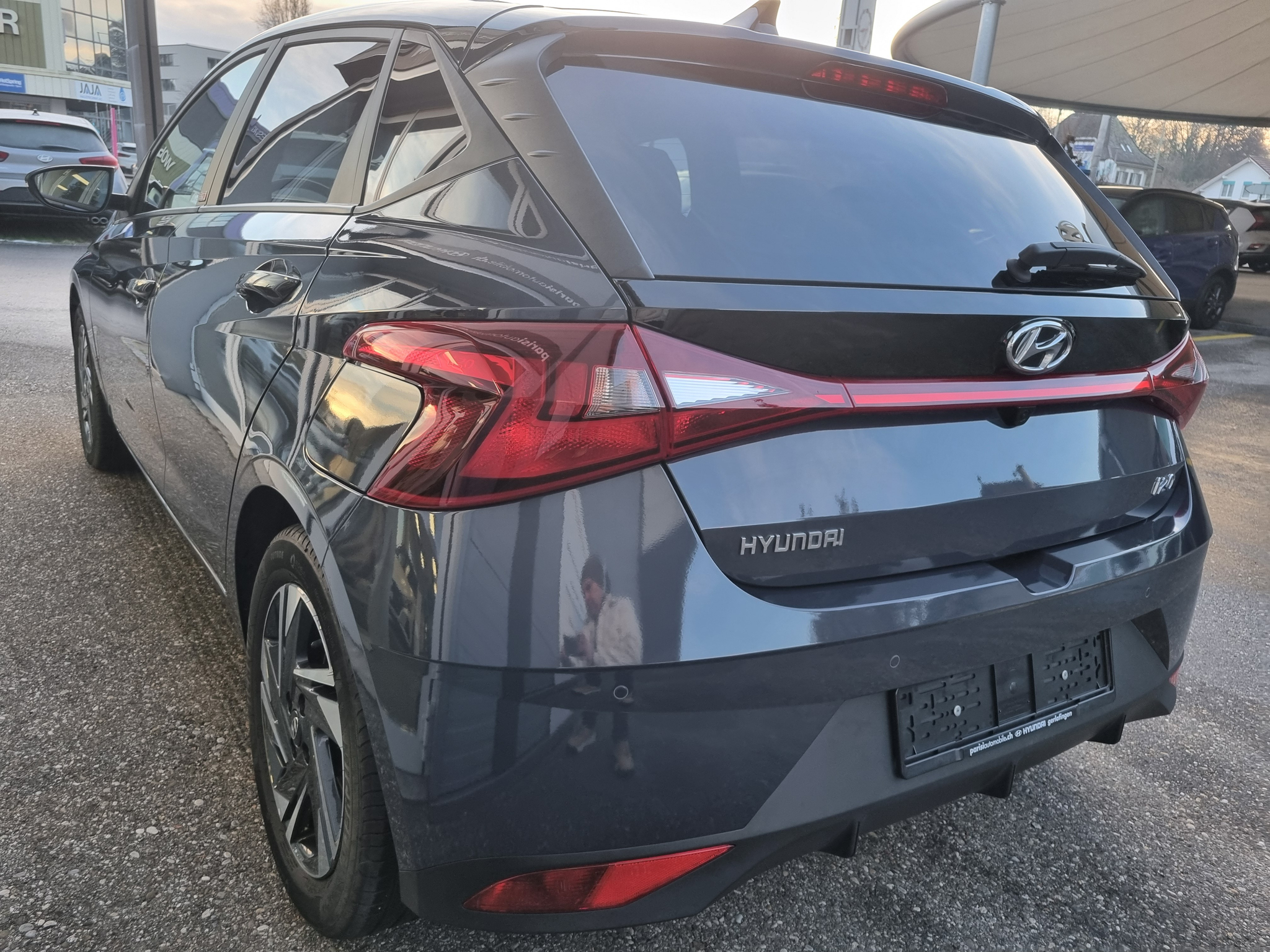 listing desktop thumbnail image 6