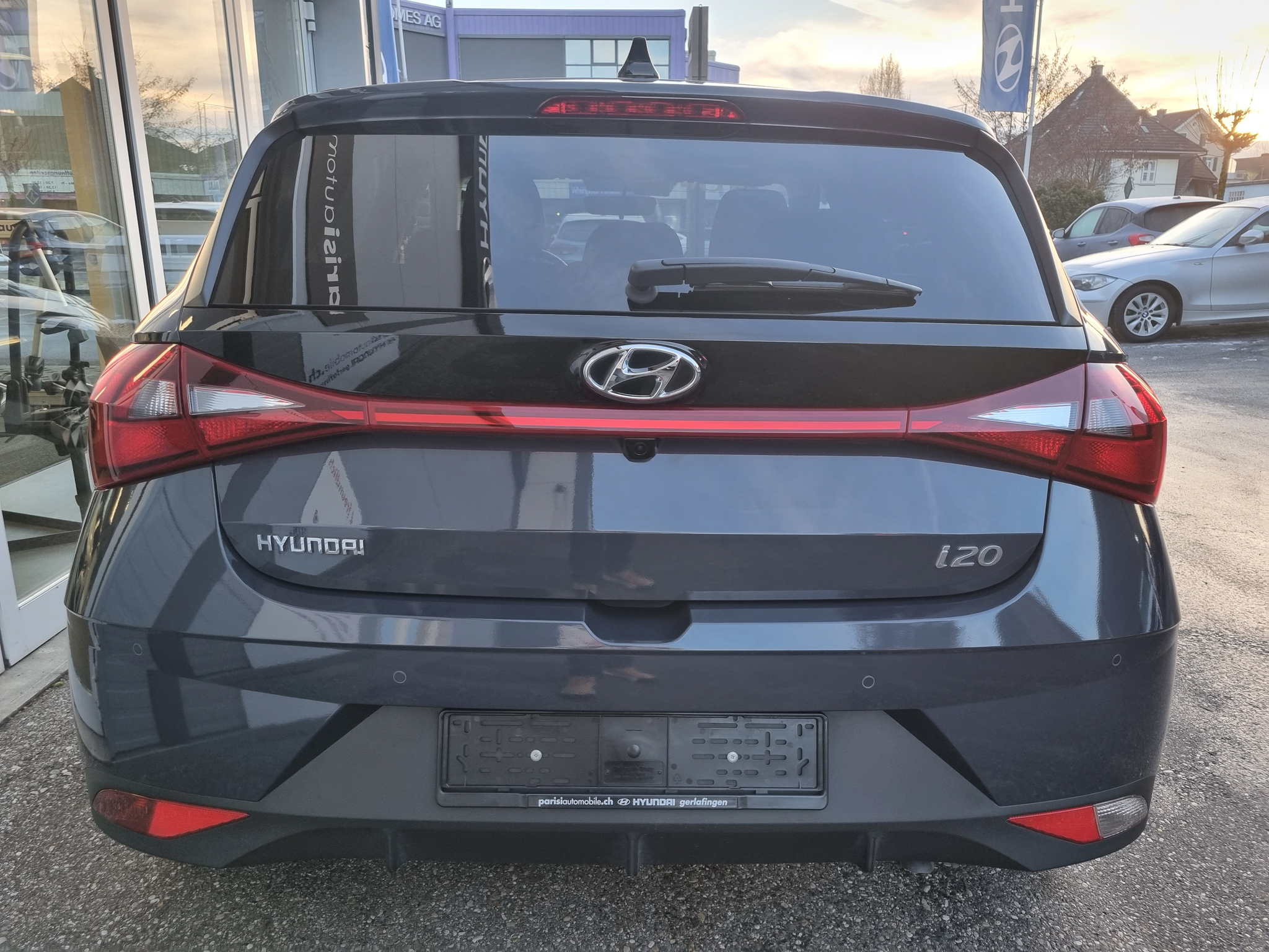 listing desktop thumbnail image 5