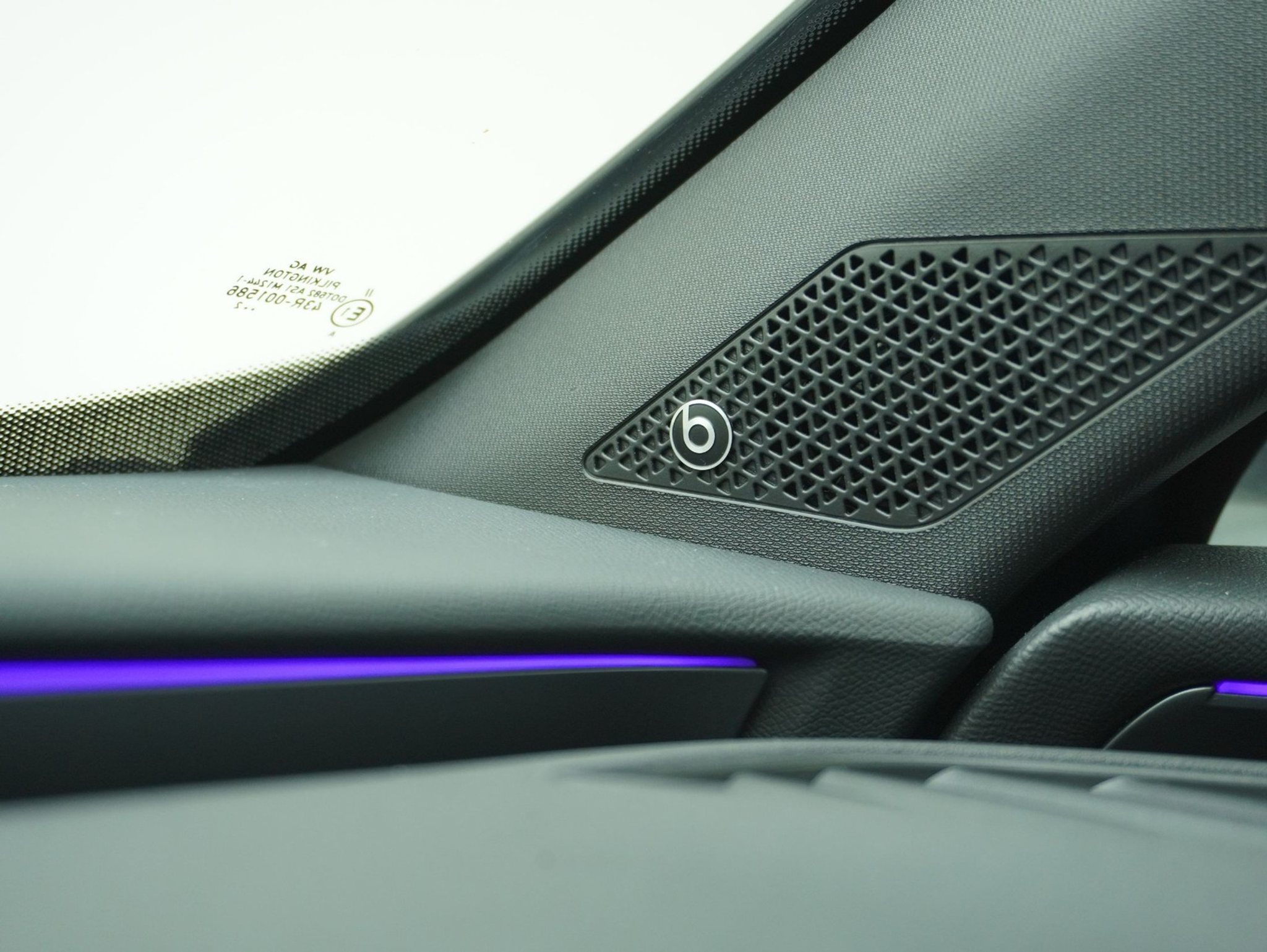 listing desktop thumbnail image 13