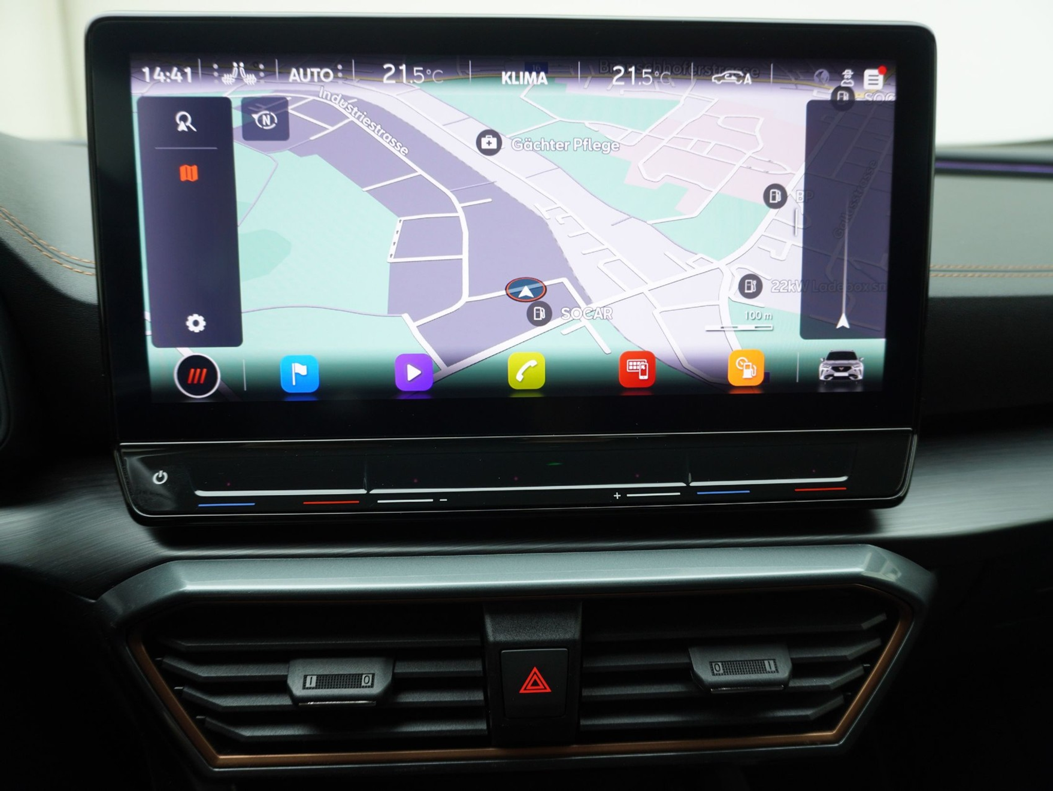 listing desktop thumbnail image 24