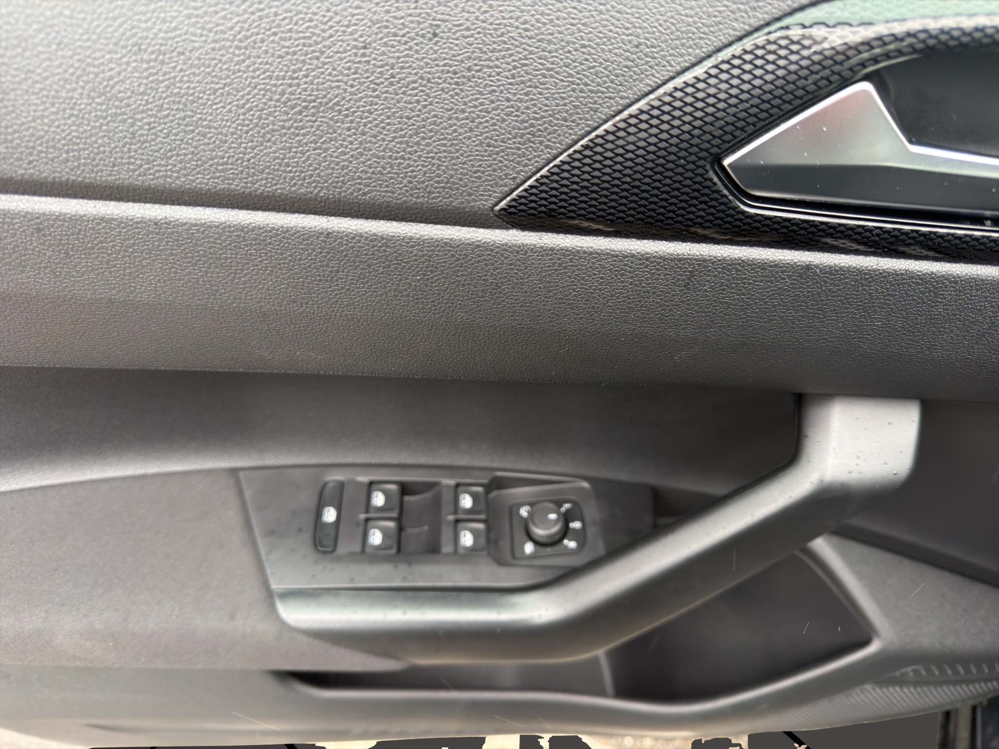 listing desktop thumbnail image 18