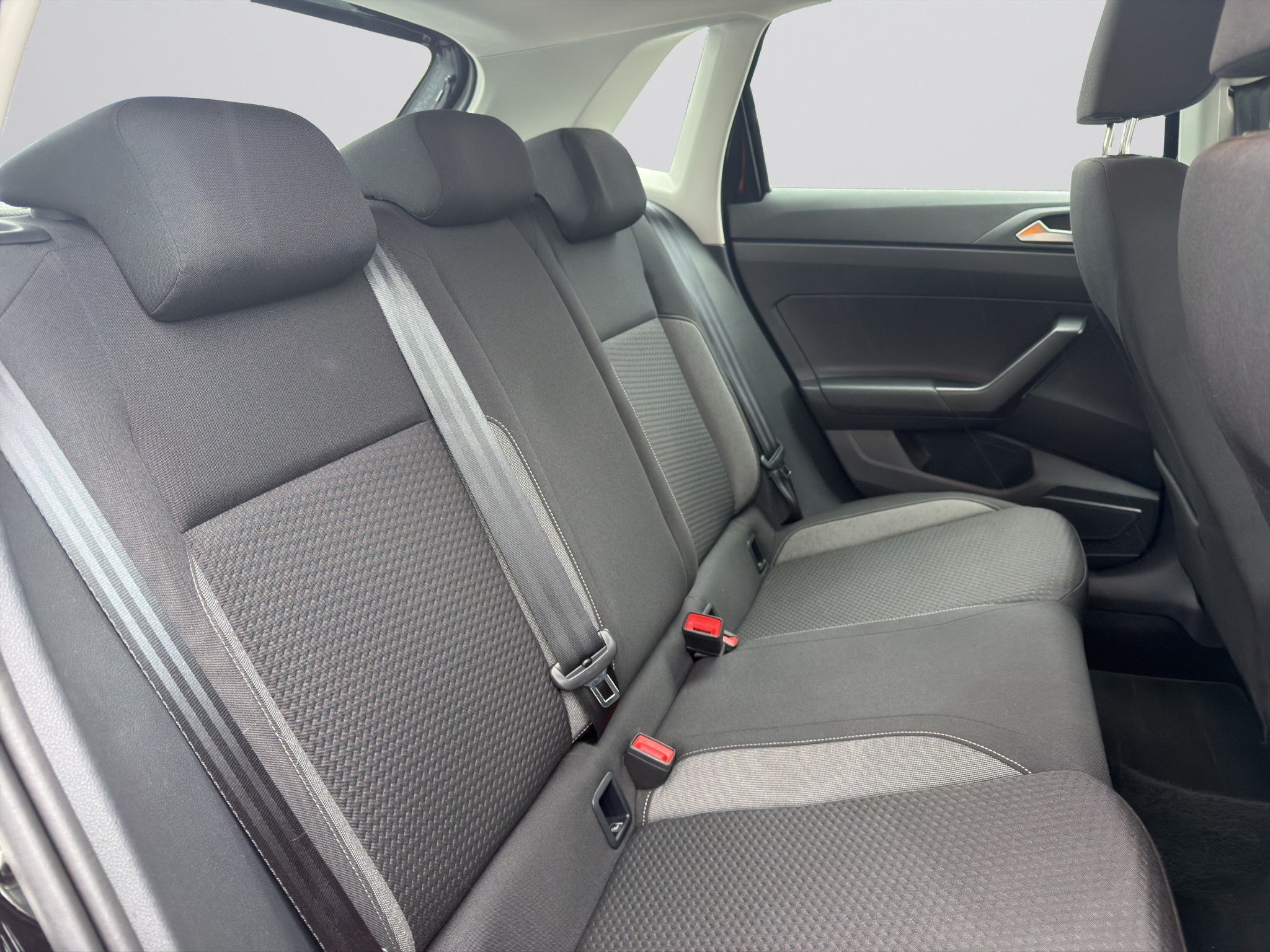 listing desktop thumbnail image 15