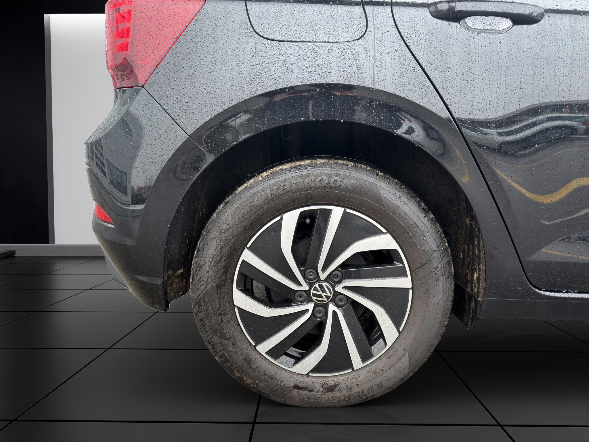 listing desktop thumbnail image 23