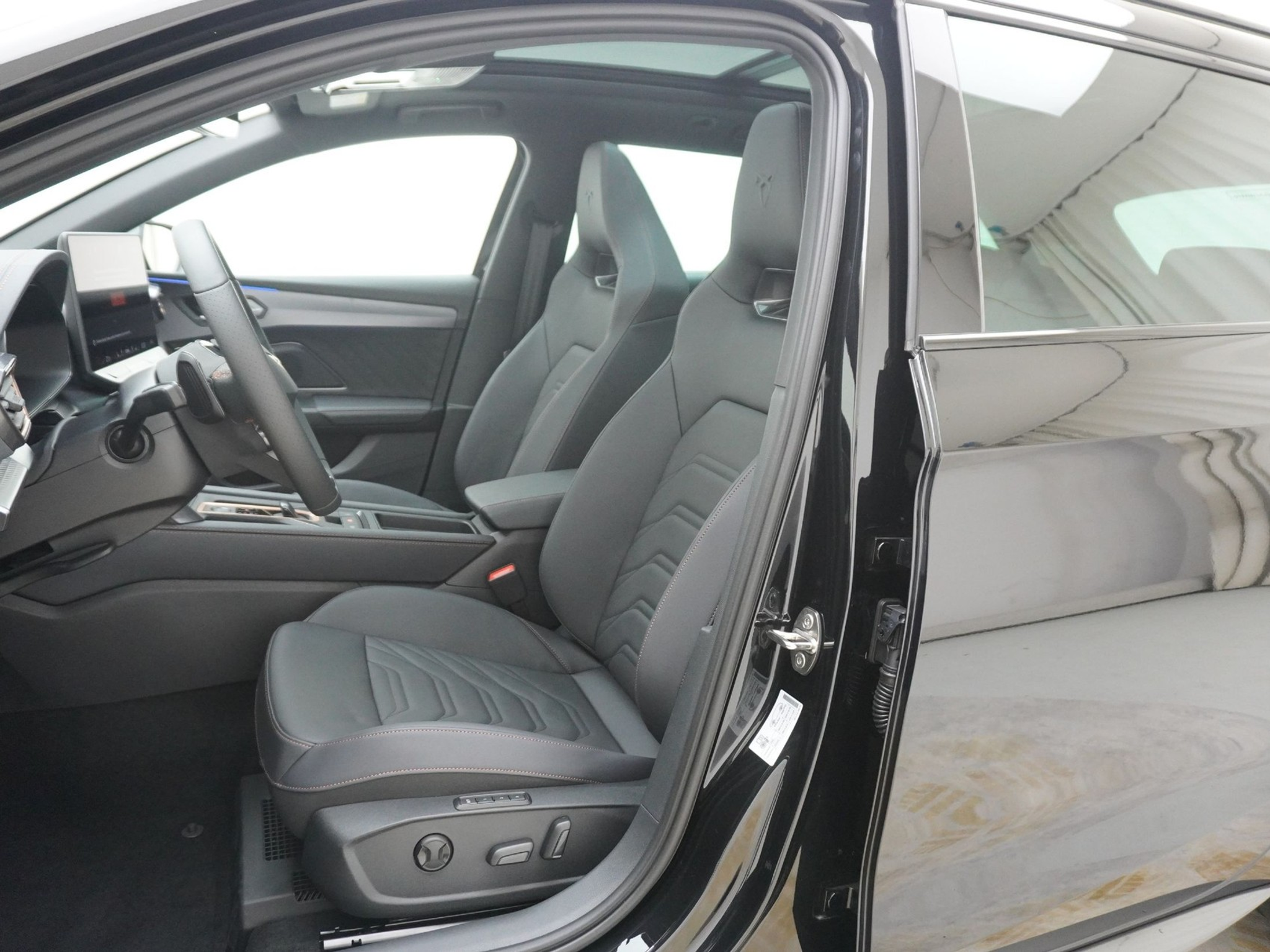 listing desktop thumbnail image 12