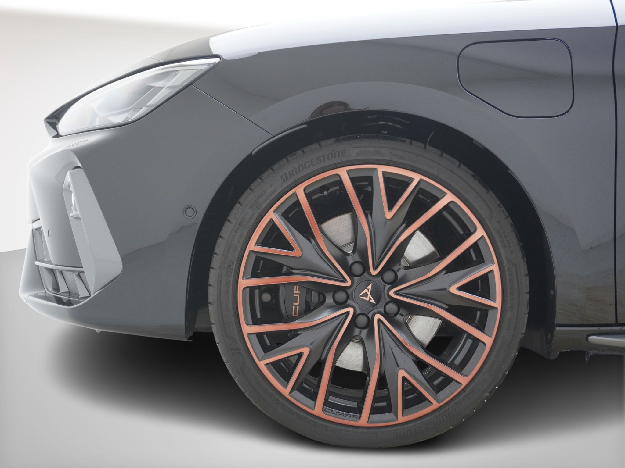 listing desktop thumbnail image 9