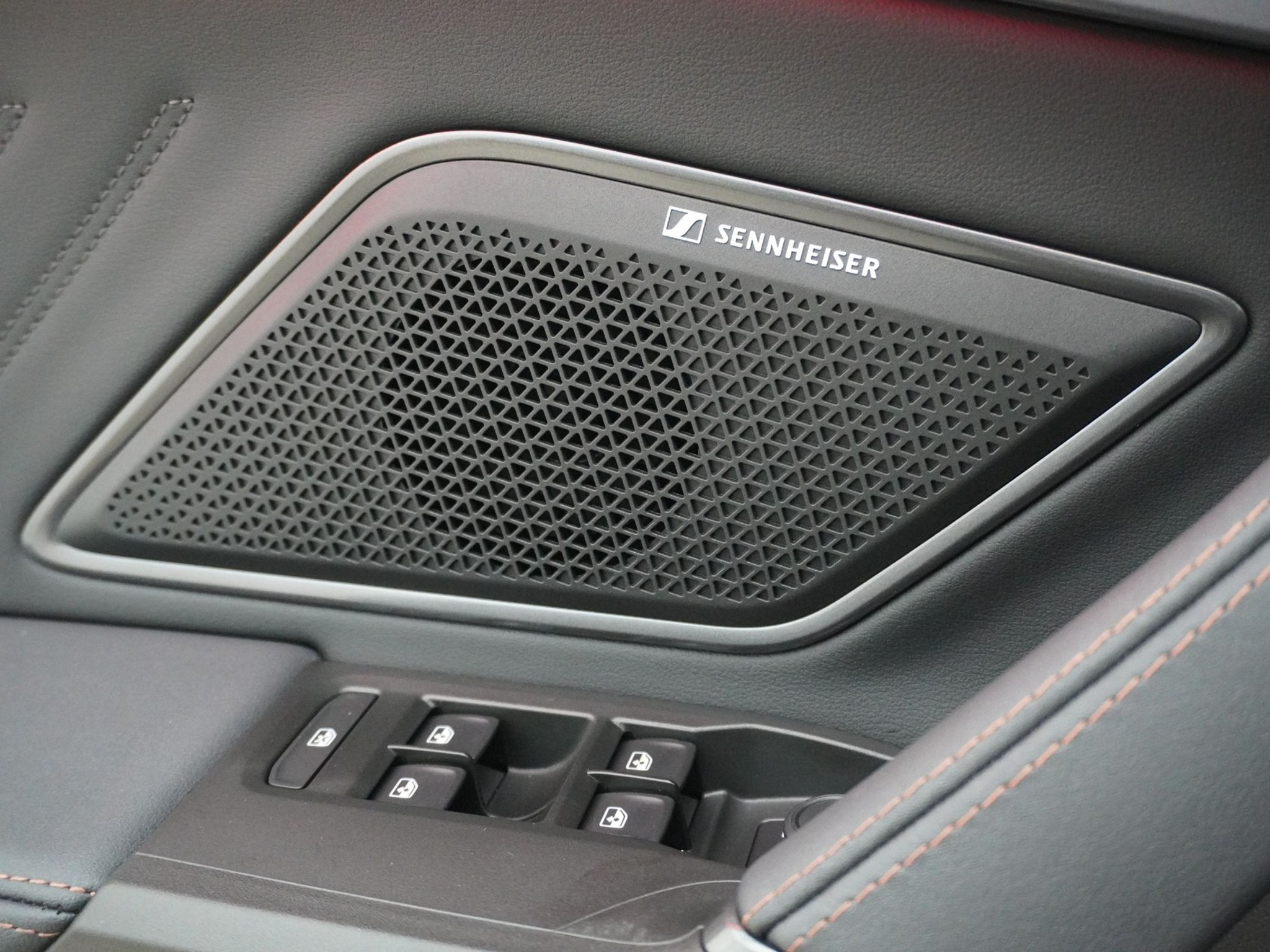 listing desktop thumbnail image 23