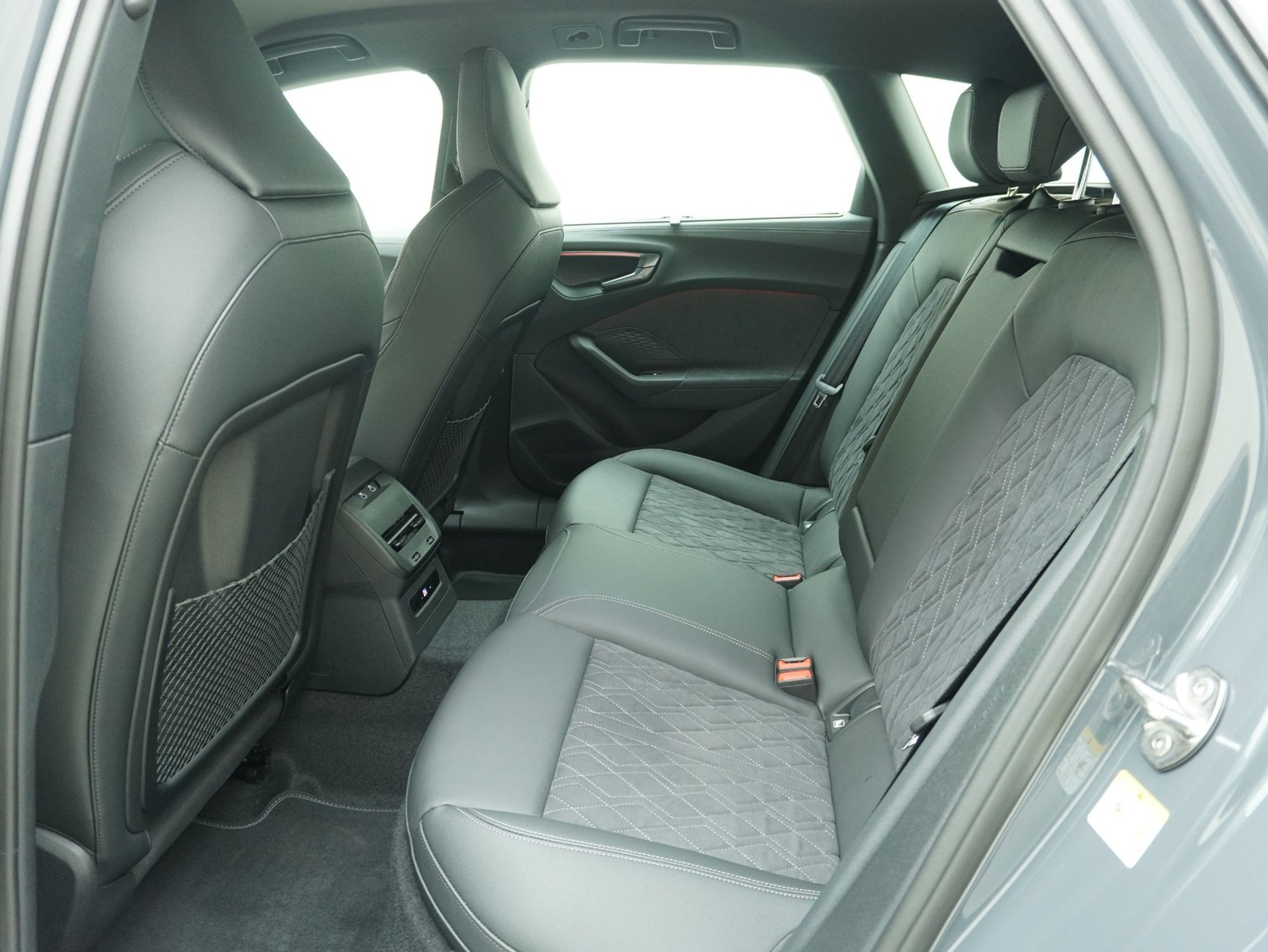 listing desktop thumbnail image 11