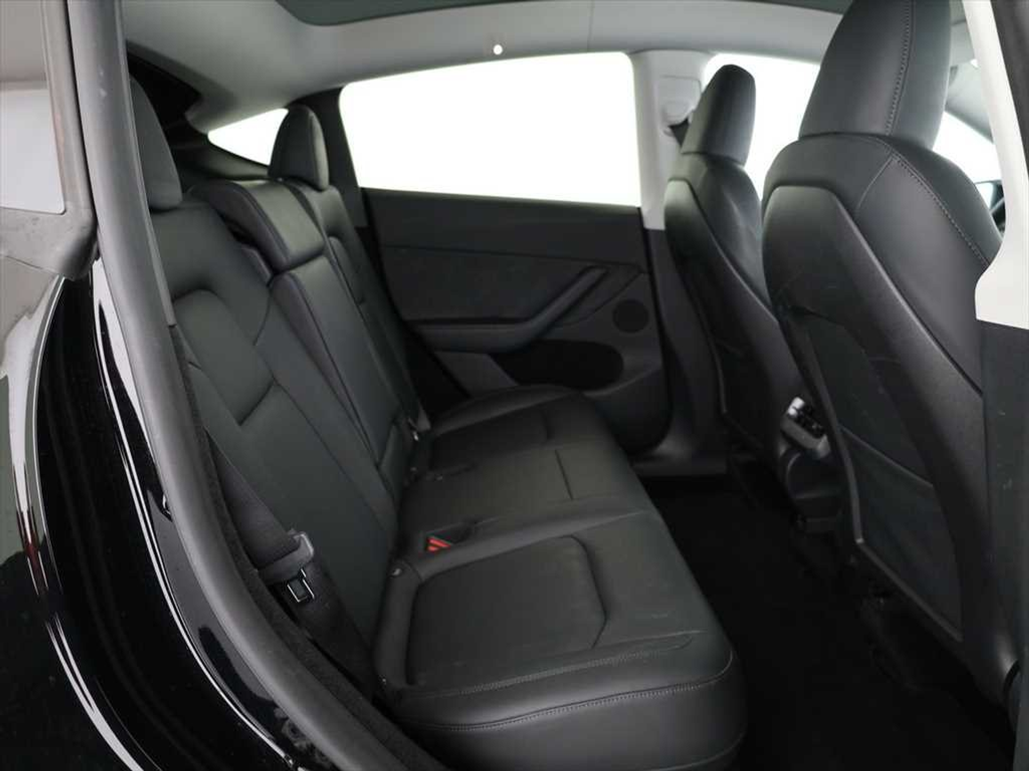 listing desktop thumbnail image 7