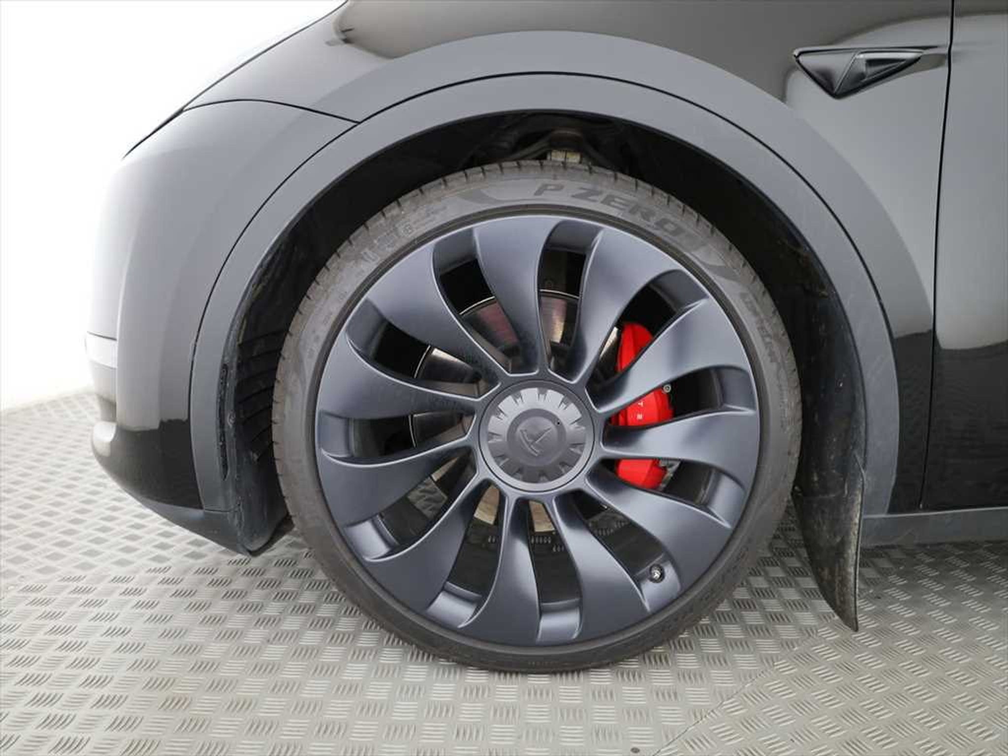 listing desktop thumbnail image 3