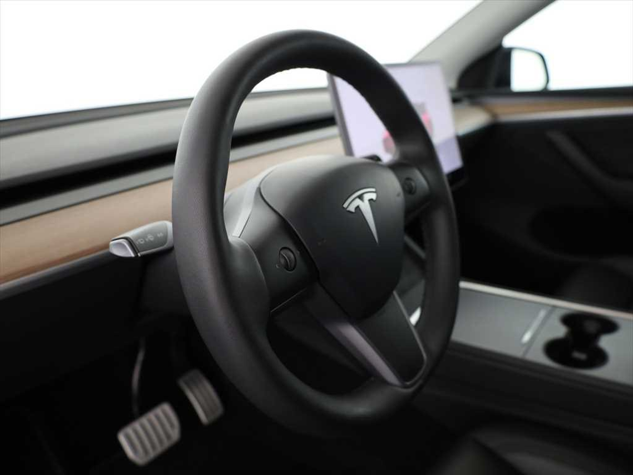 listing desktop thumbnail image 4