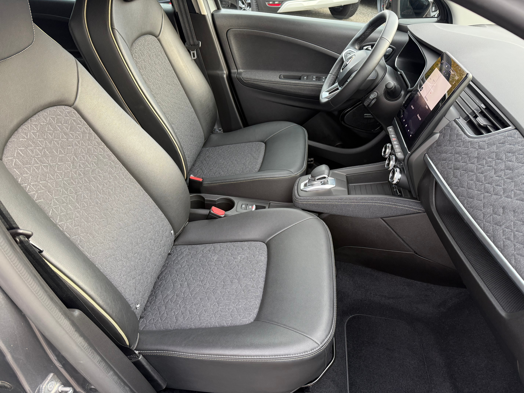 listing desktop thumbnail image 10