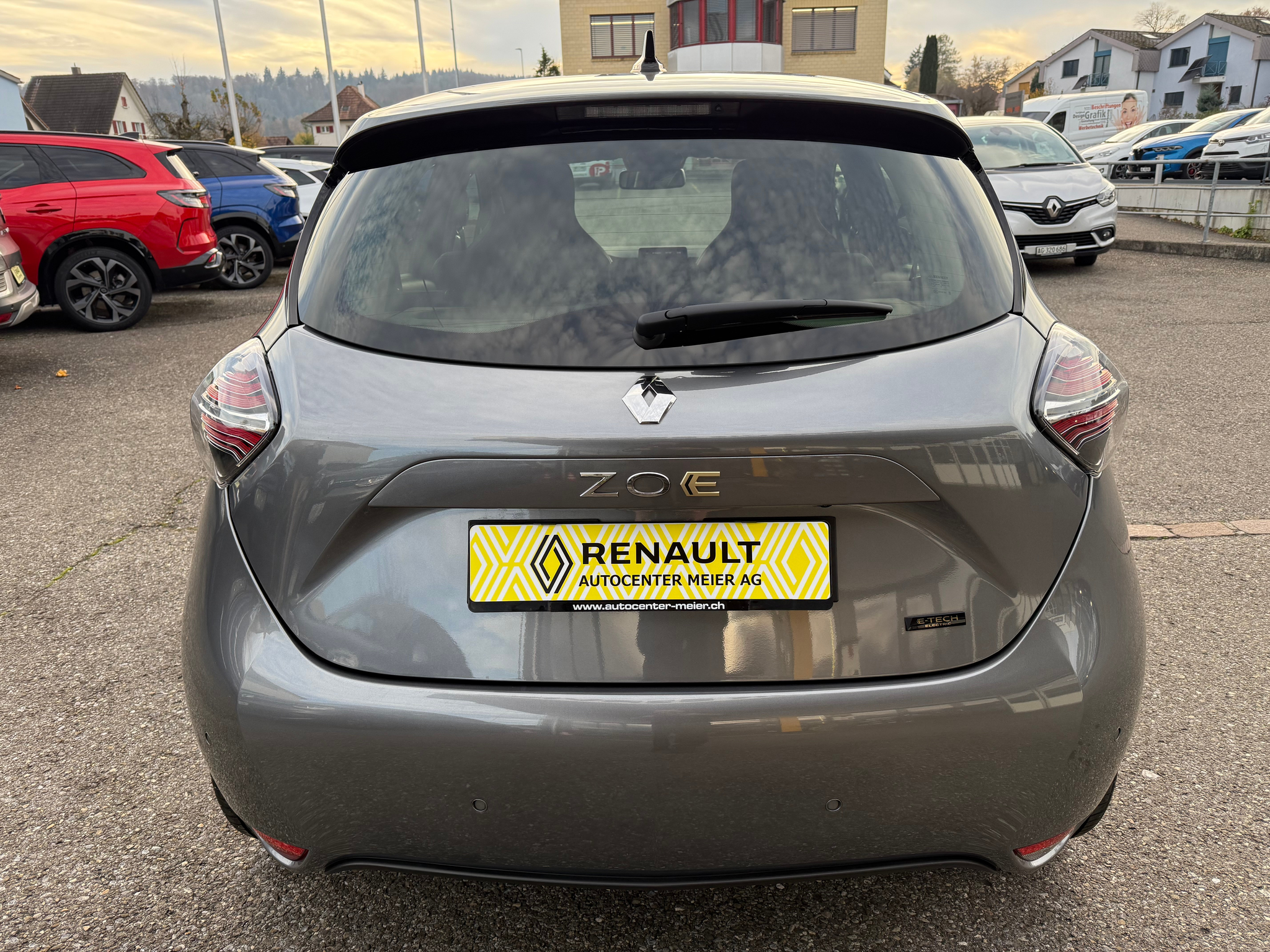 listing desktop thumbnail image 4