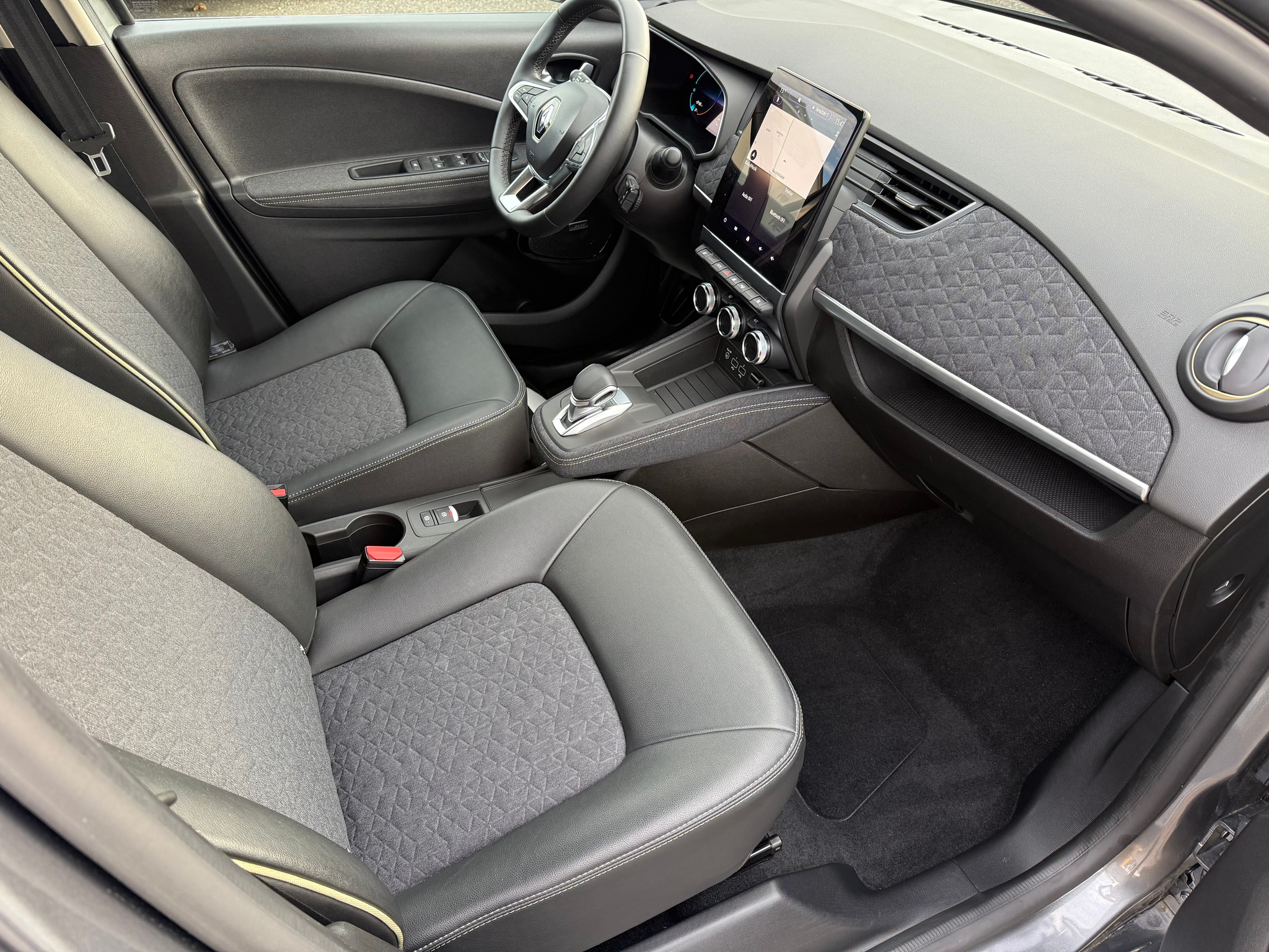 listing desktop thumbnail image 9