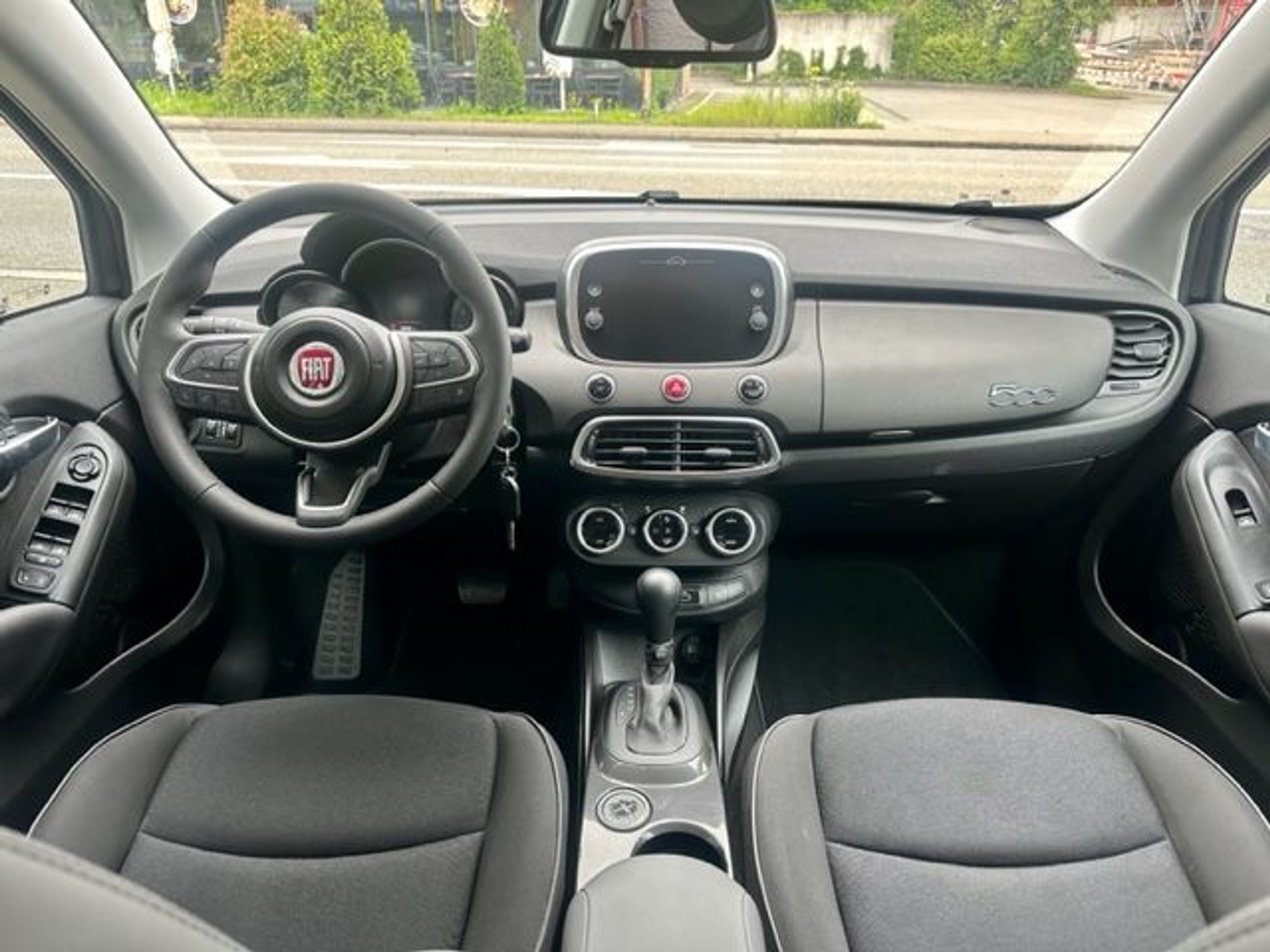 listing desktop thumbnail image 8