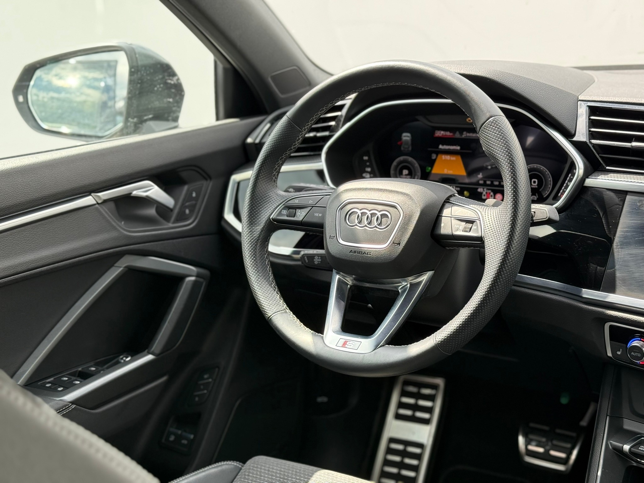 listing desktop thumbnail image 10