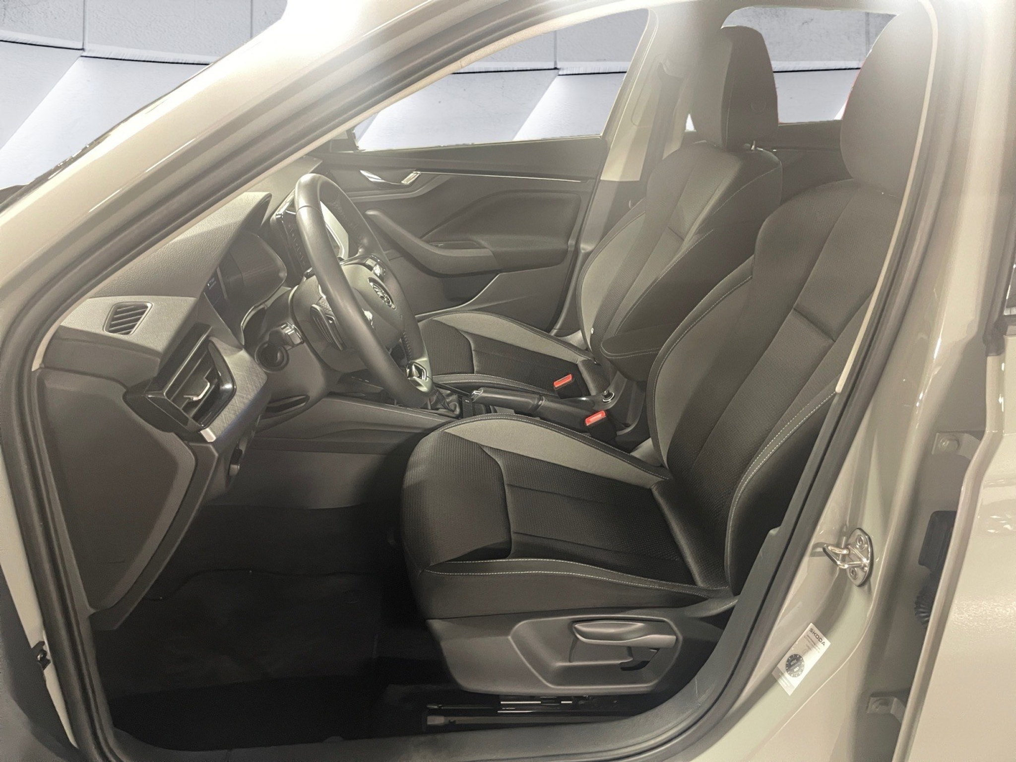 listing desktop thumbnail image 12