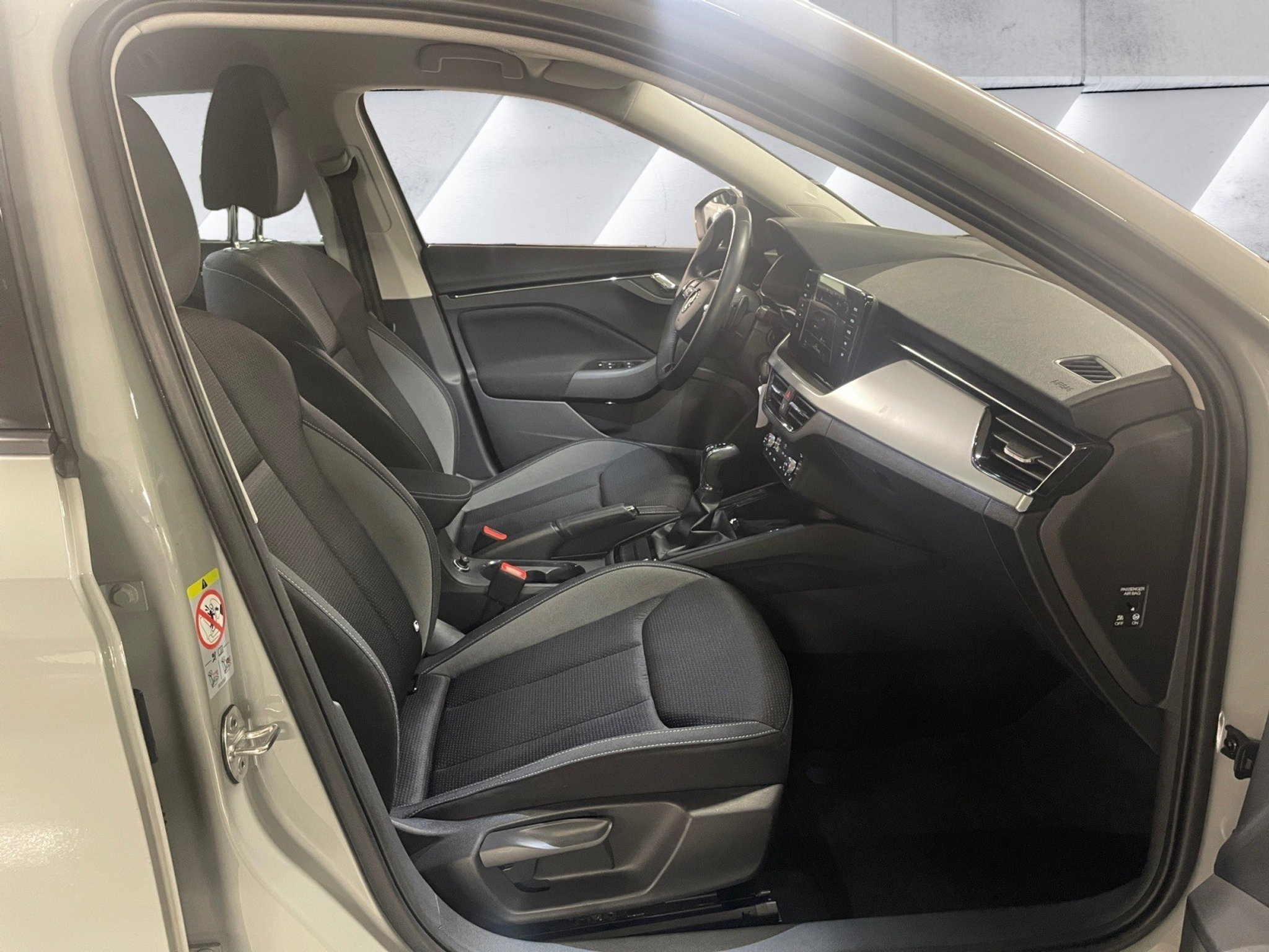 listing desktop thumbnail image 13