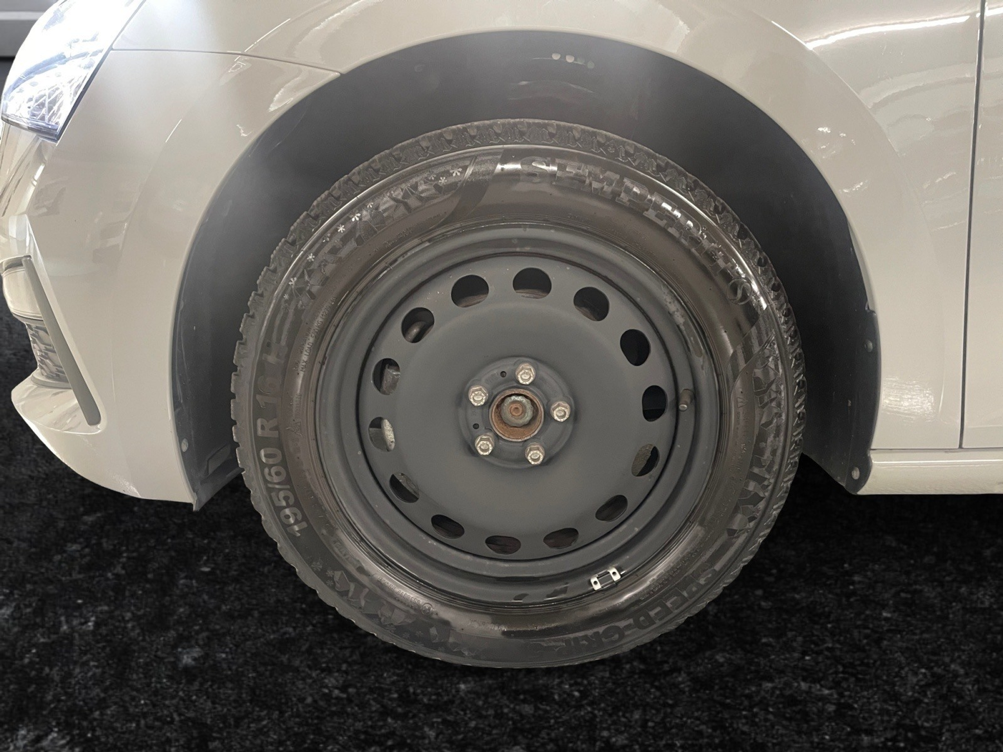 listing desktop thumbnail image 15