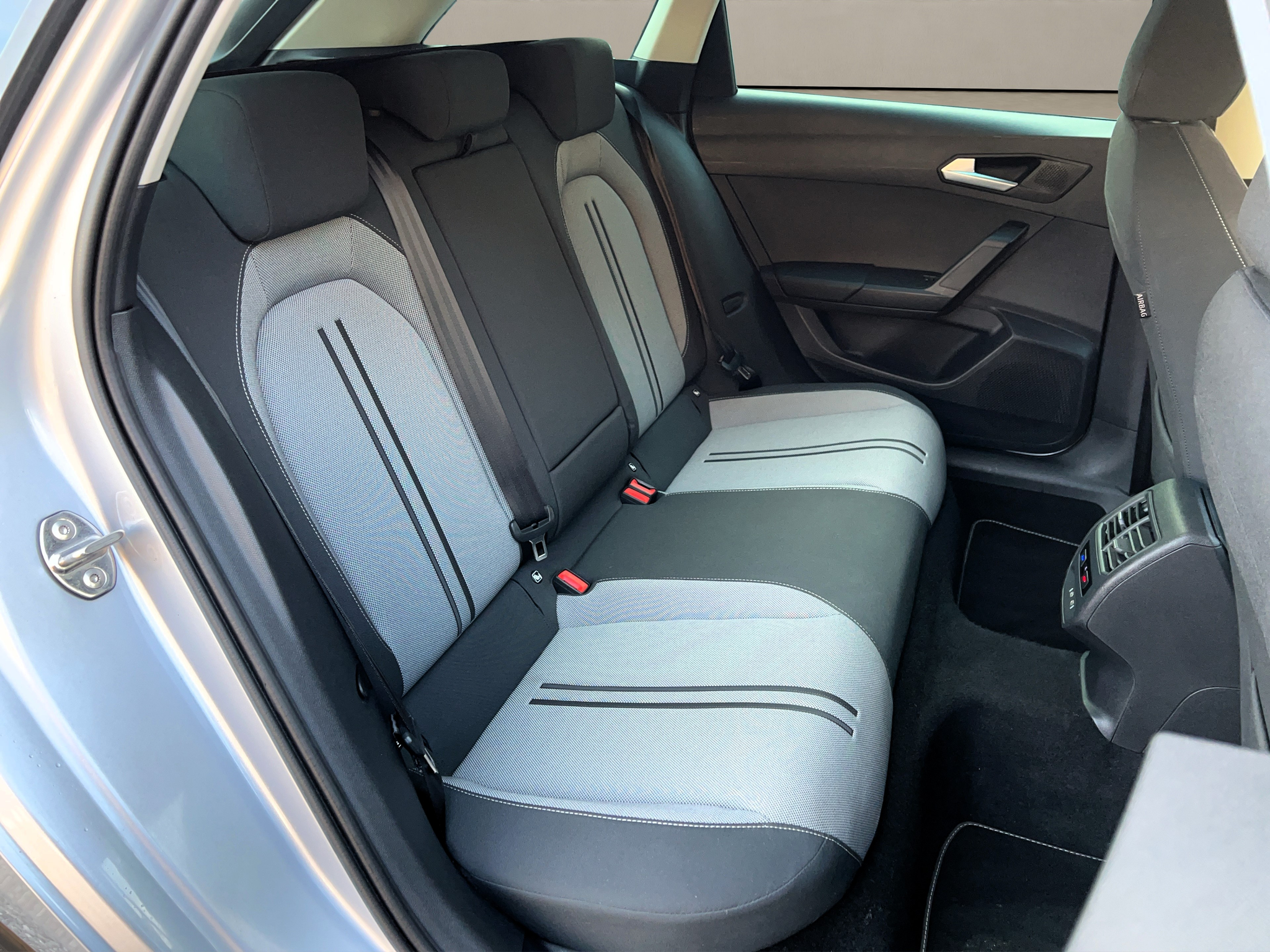 listing desktop thumbnail image 14