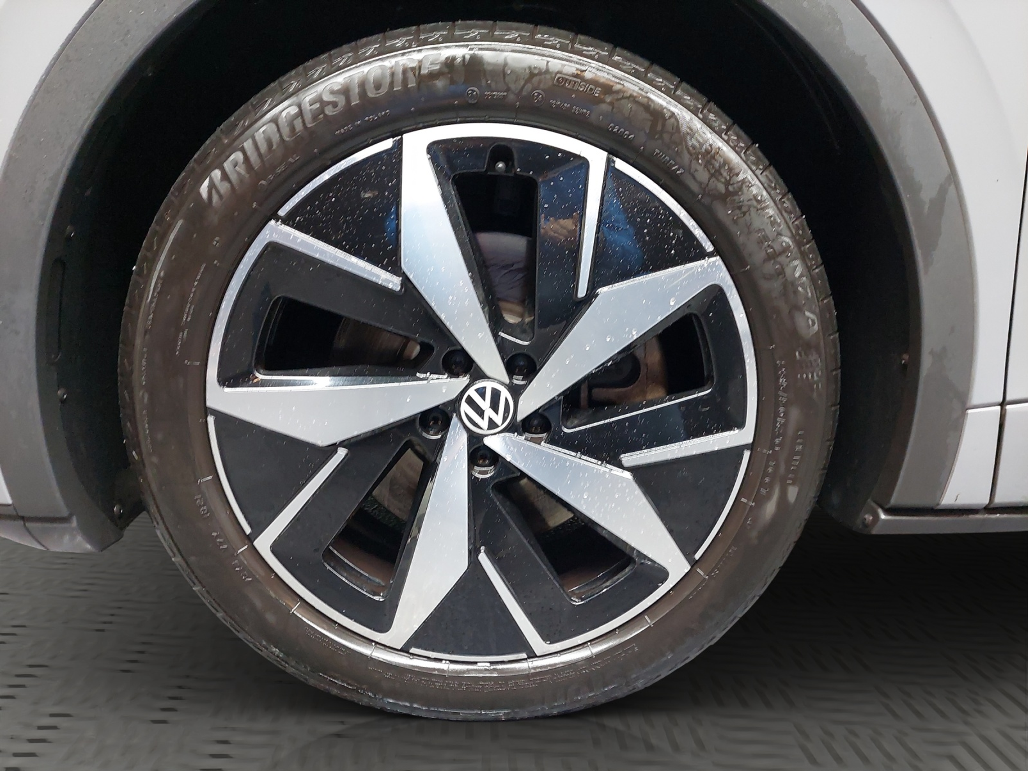 listing desktop thumbnail image 11