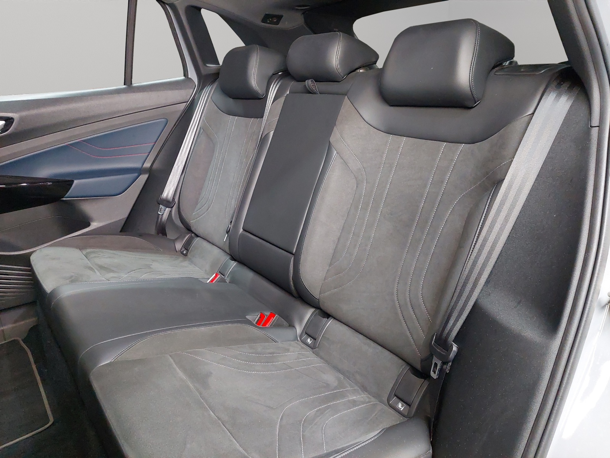 listing desktop thumbnail image 7