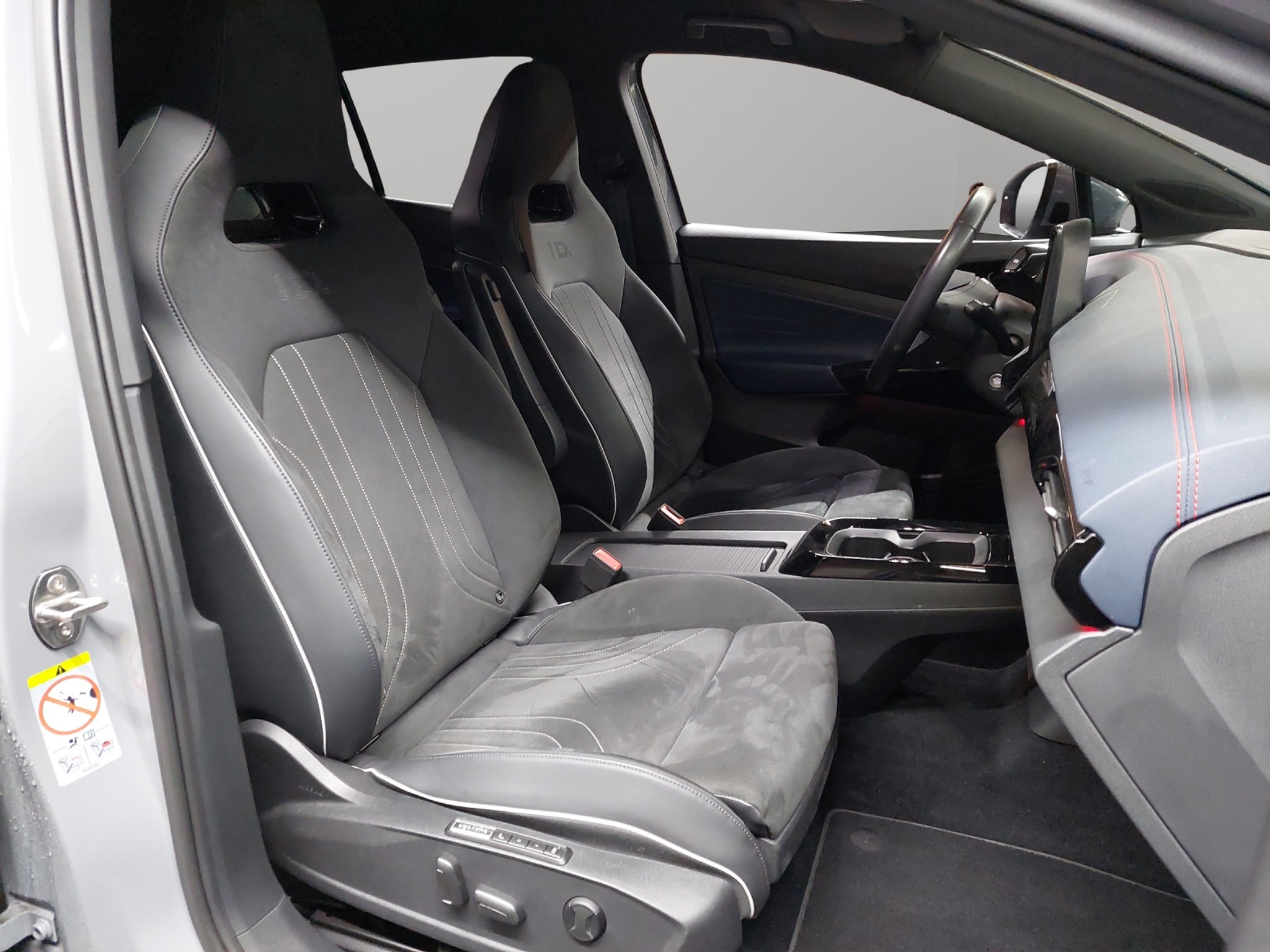 listing desktop thumbnail image 8