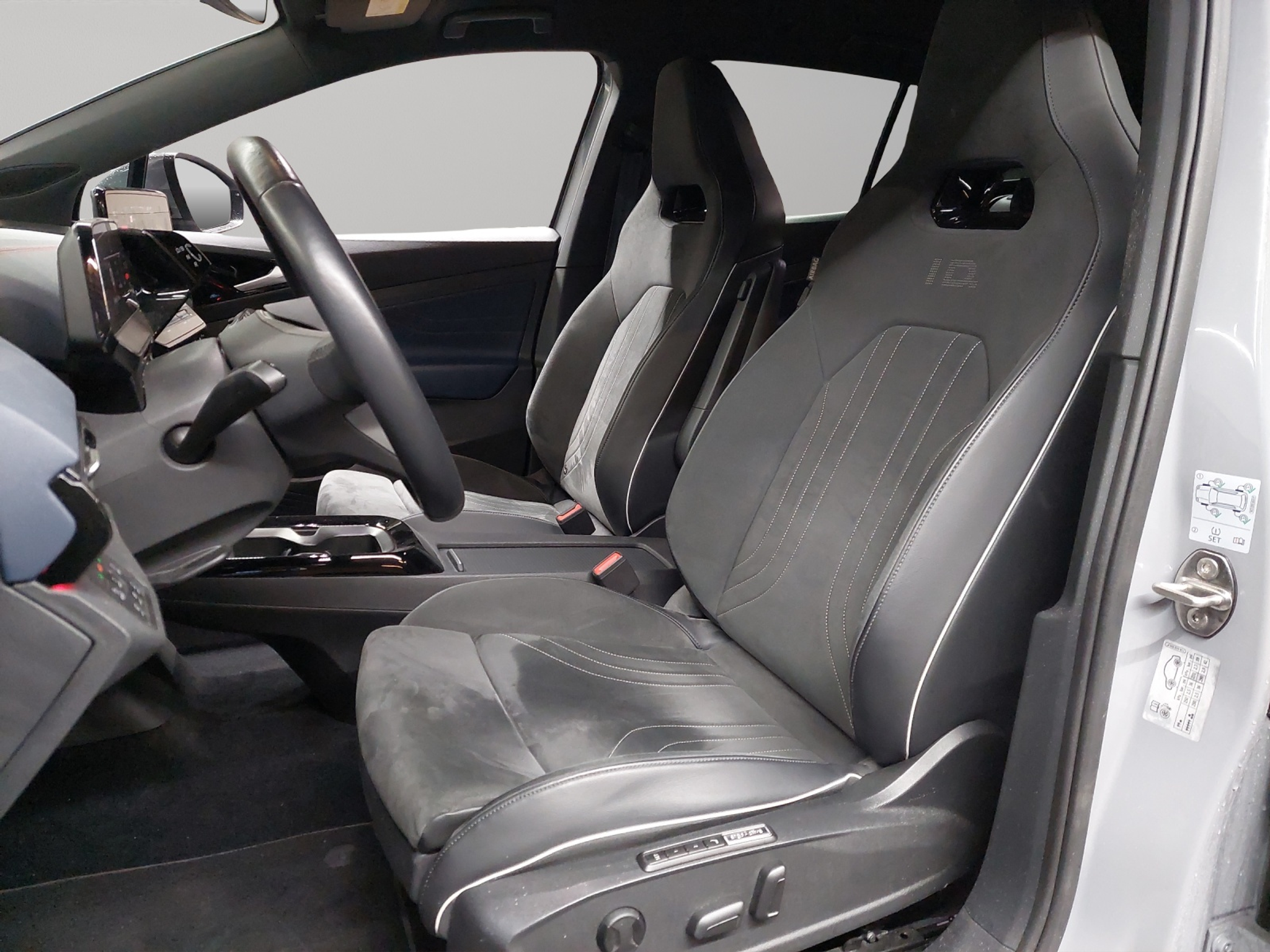 listing desktop thumbnail image 5