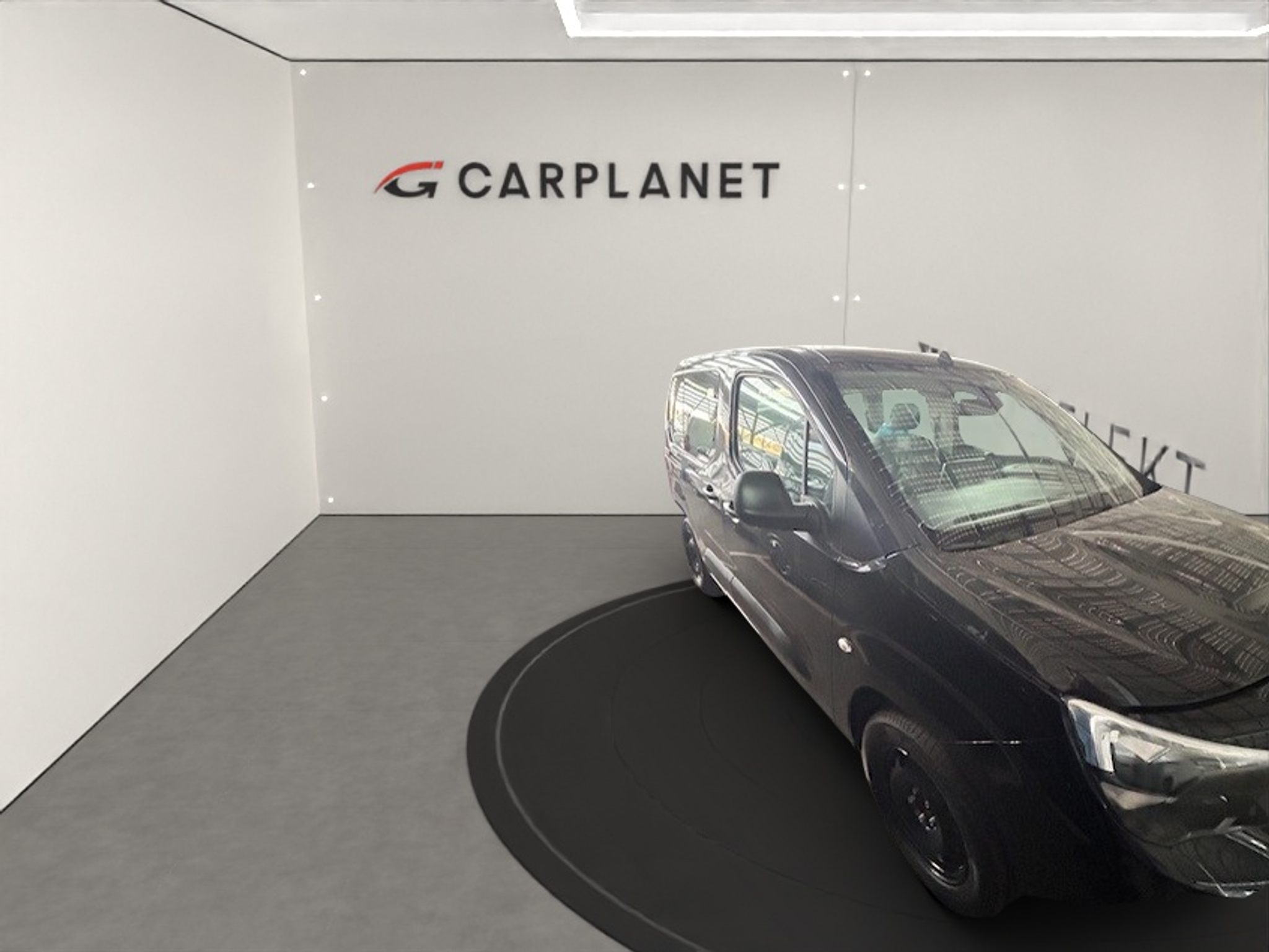 listing desktop thumbnail image 1