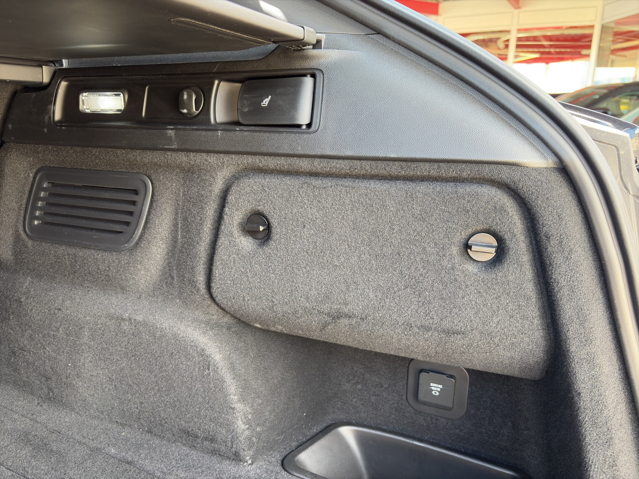 listing desktop thumbnail image 28