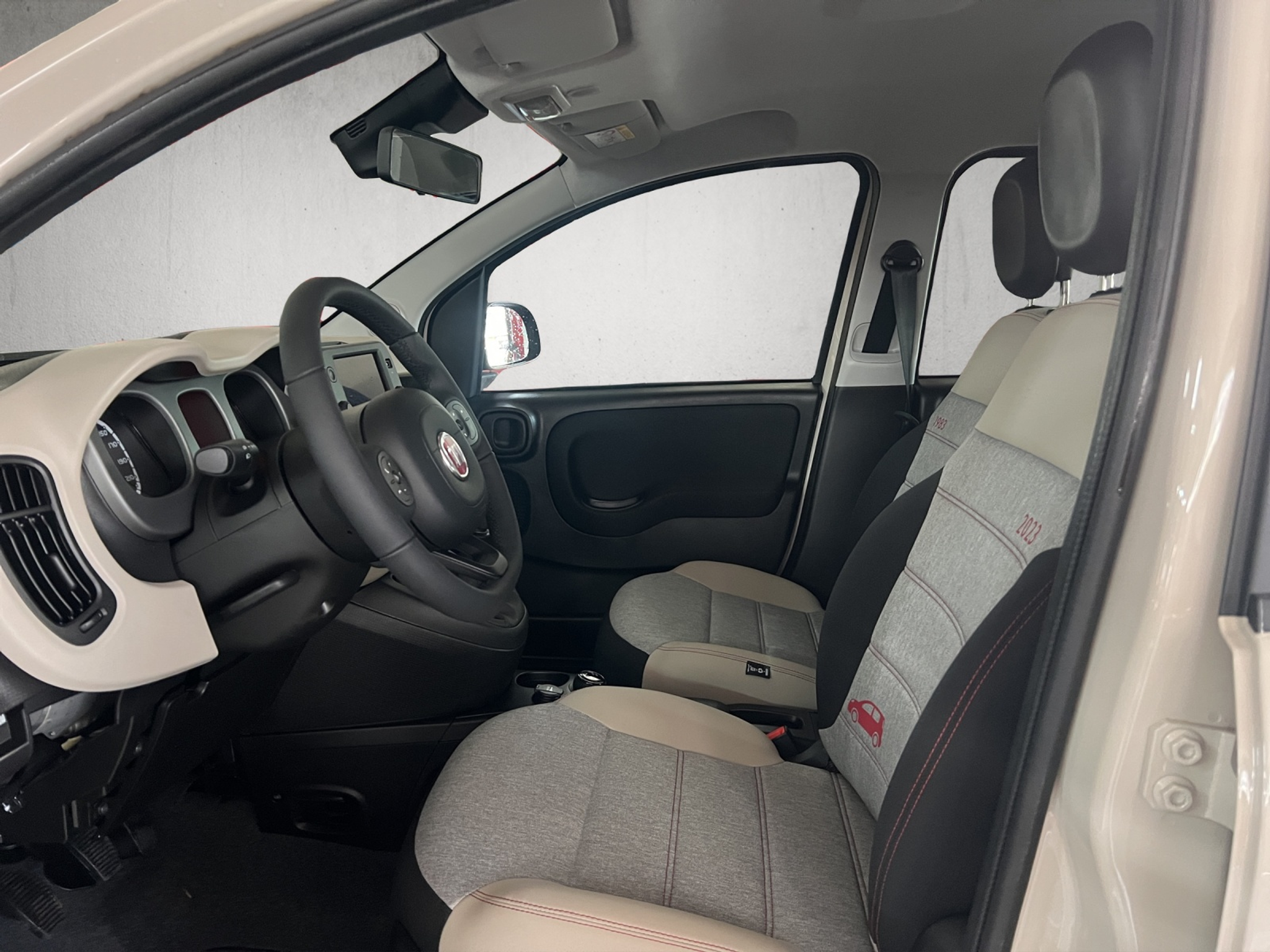 listing desktop thumbnail image 3