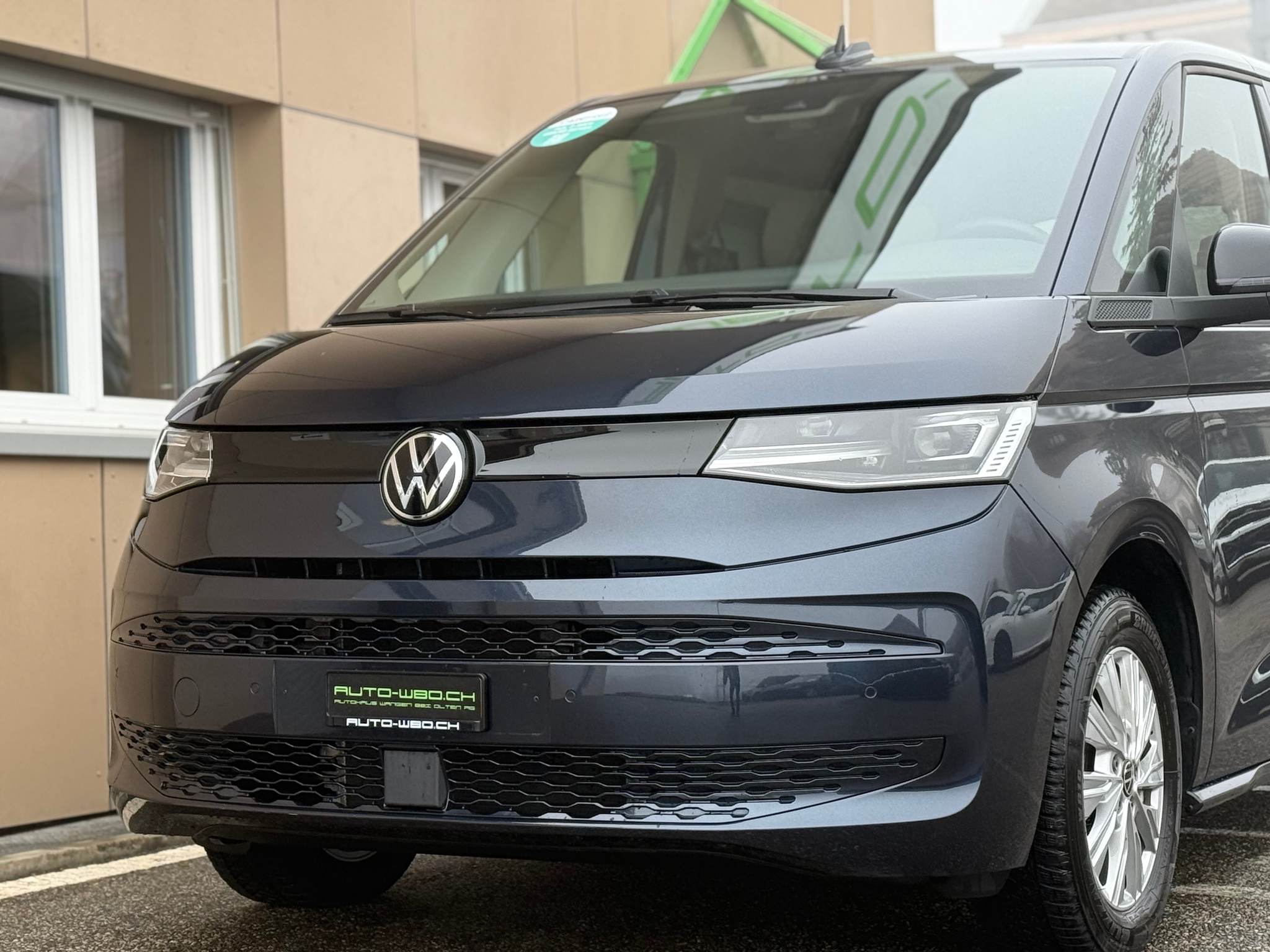 listing desktop thumbnail image 9