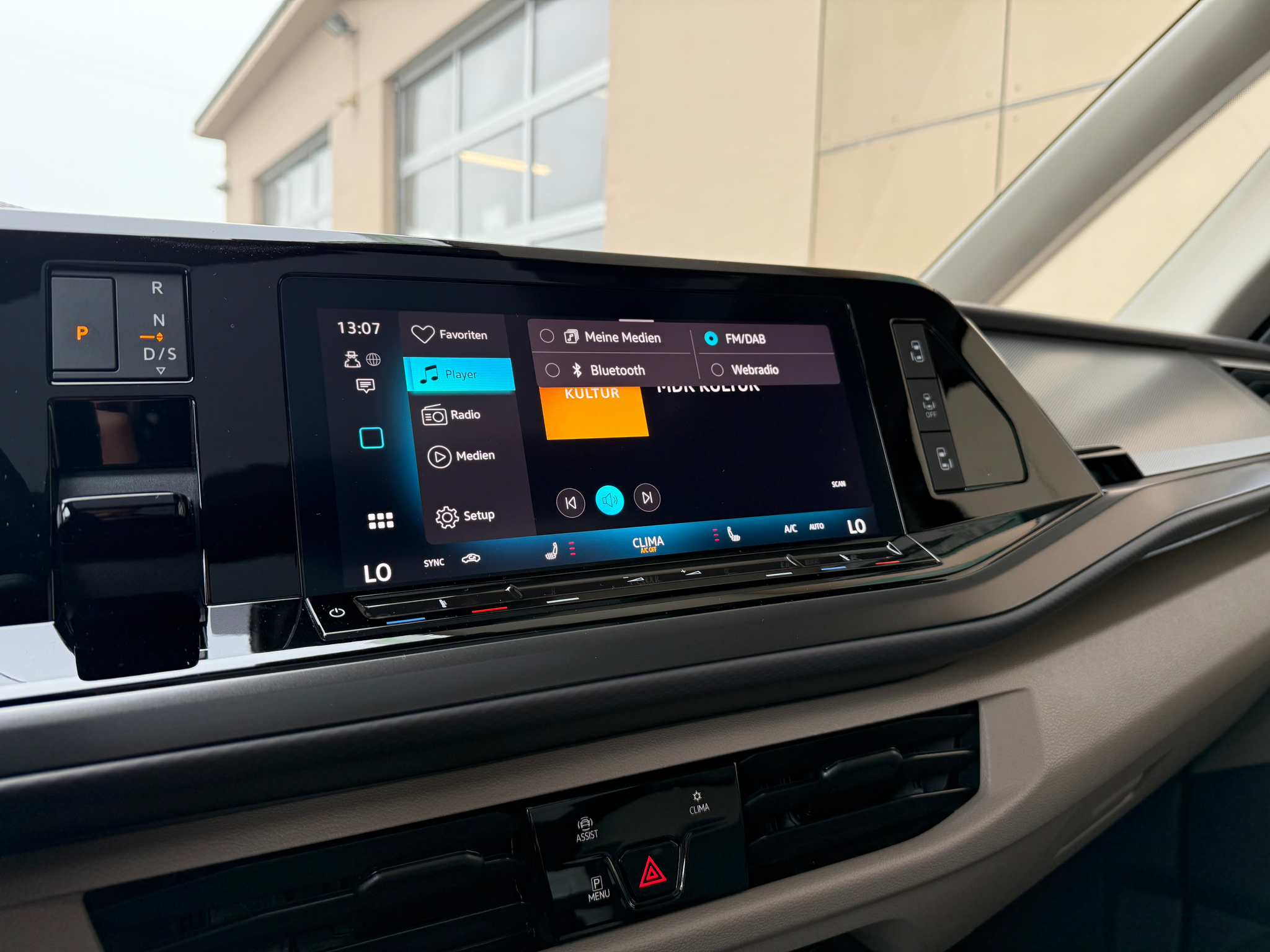 listing desktop thumbnail image 17