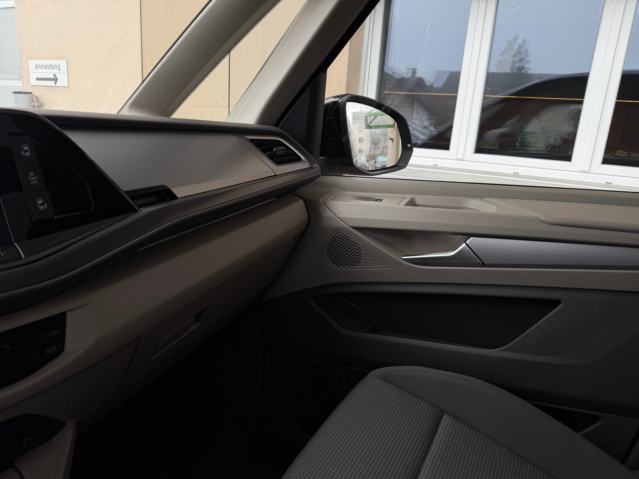 listing desktop thumbnail image 22