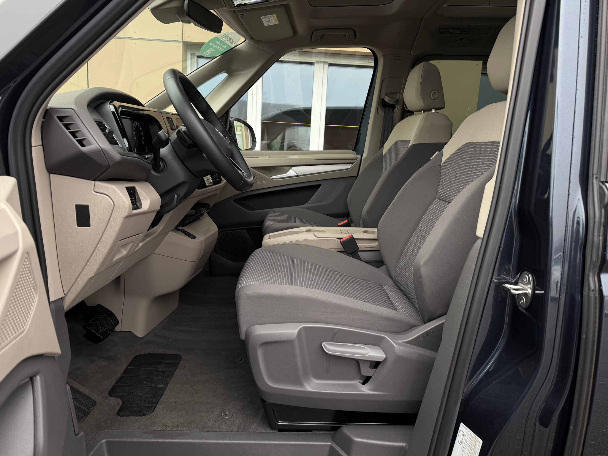 listing desktop thumbnail image 10