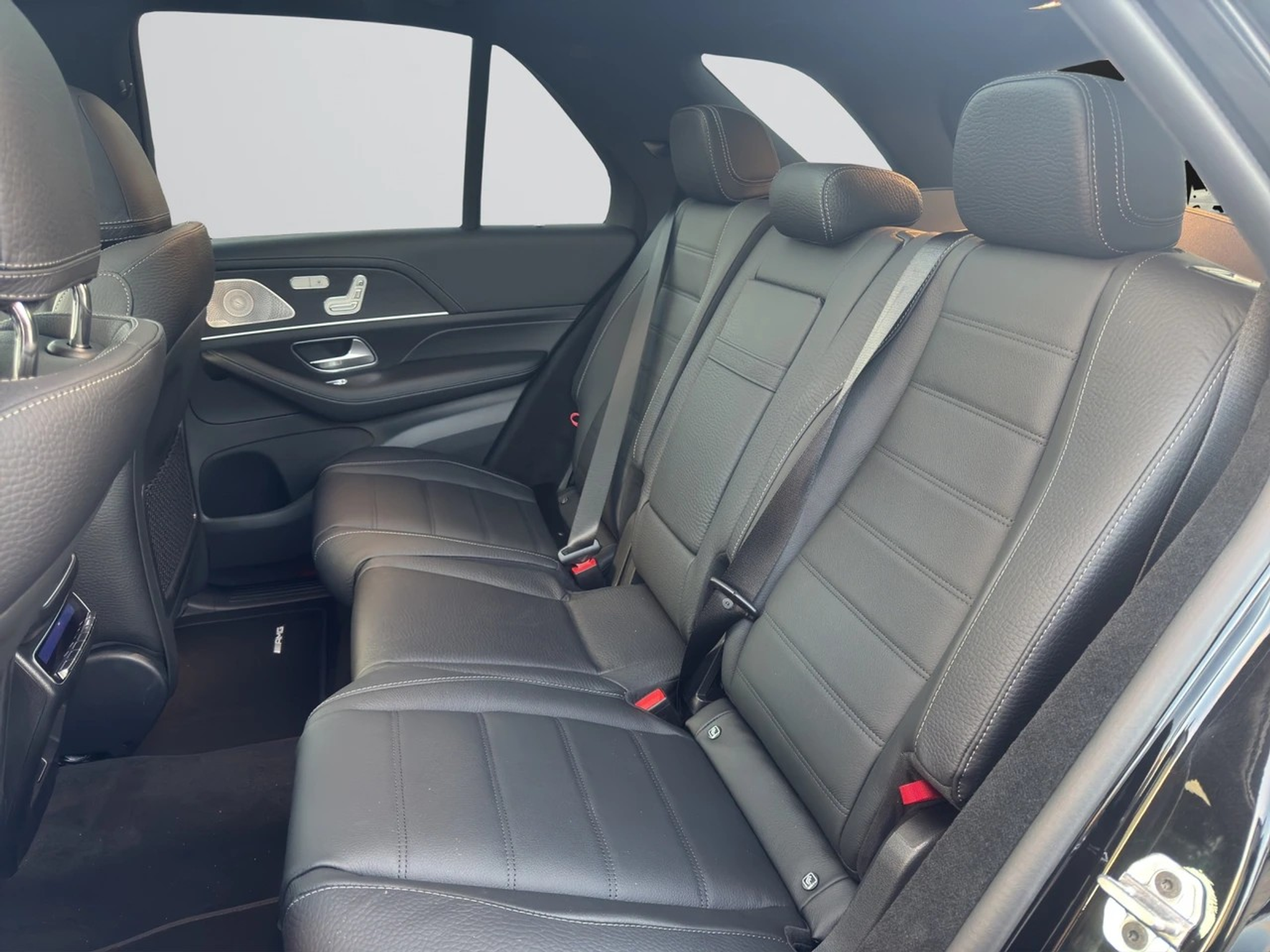 listing desktop thumbnail image 6