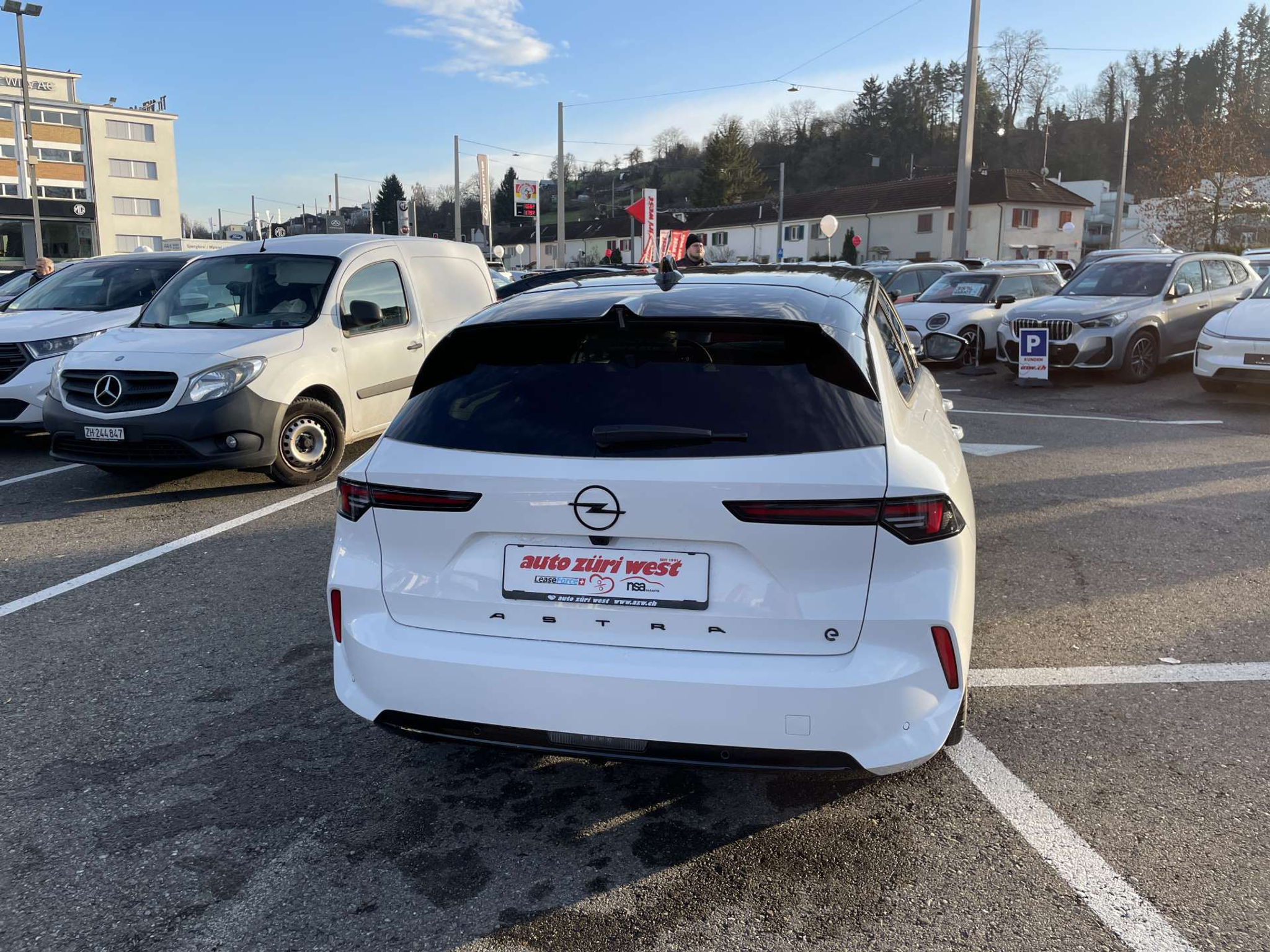 listing desktop thumbnail image 14