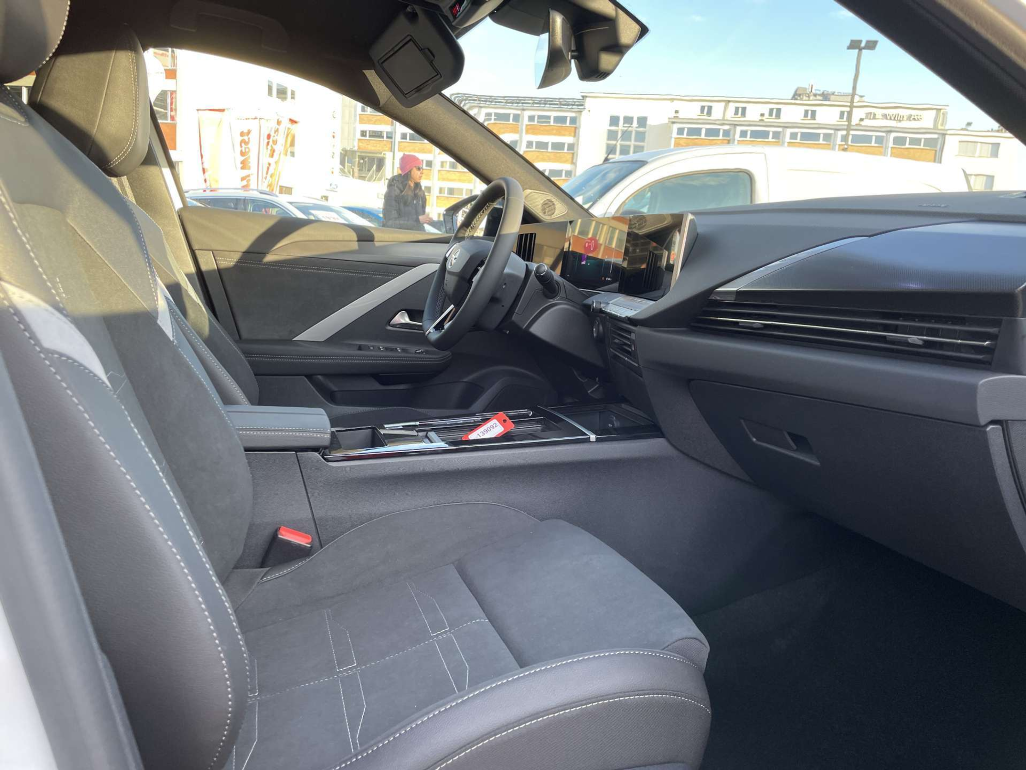 listing desktop thumbnail image 12