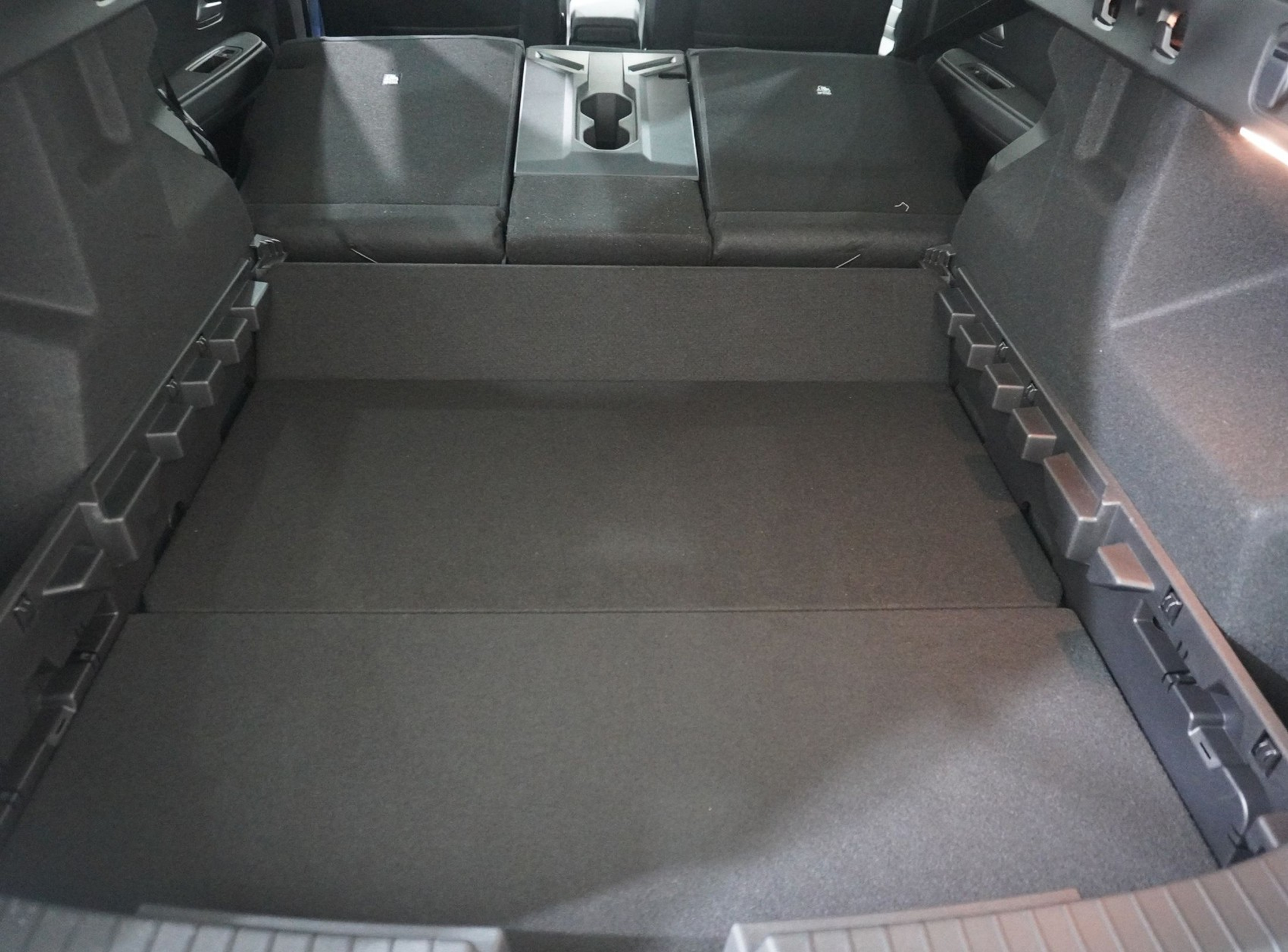 listing desktop thumbnail image 23