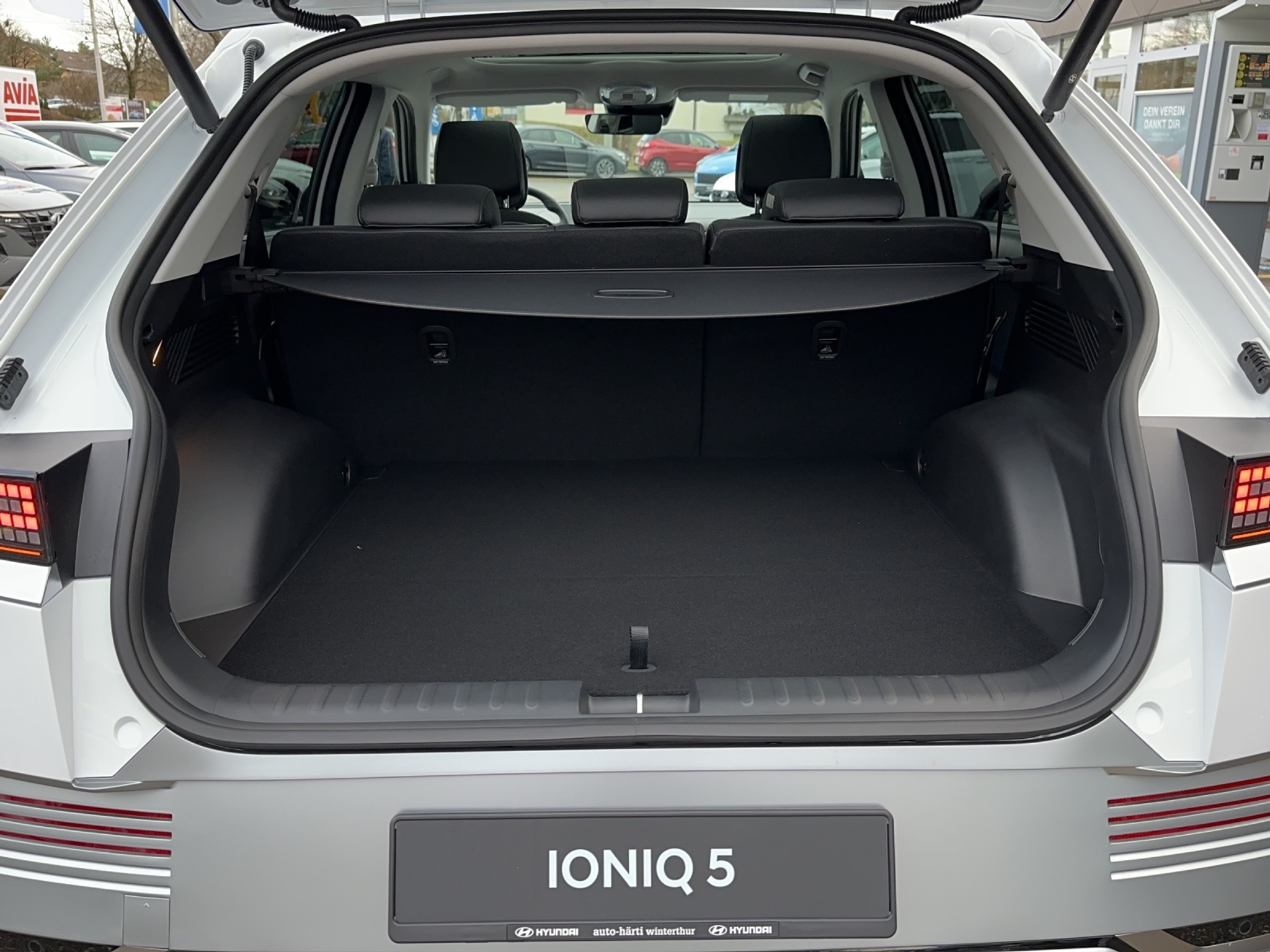 listing desktop thumbnail image 4