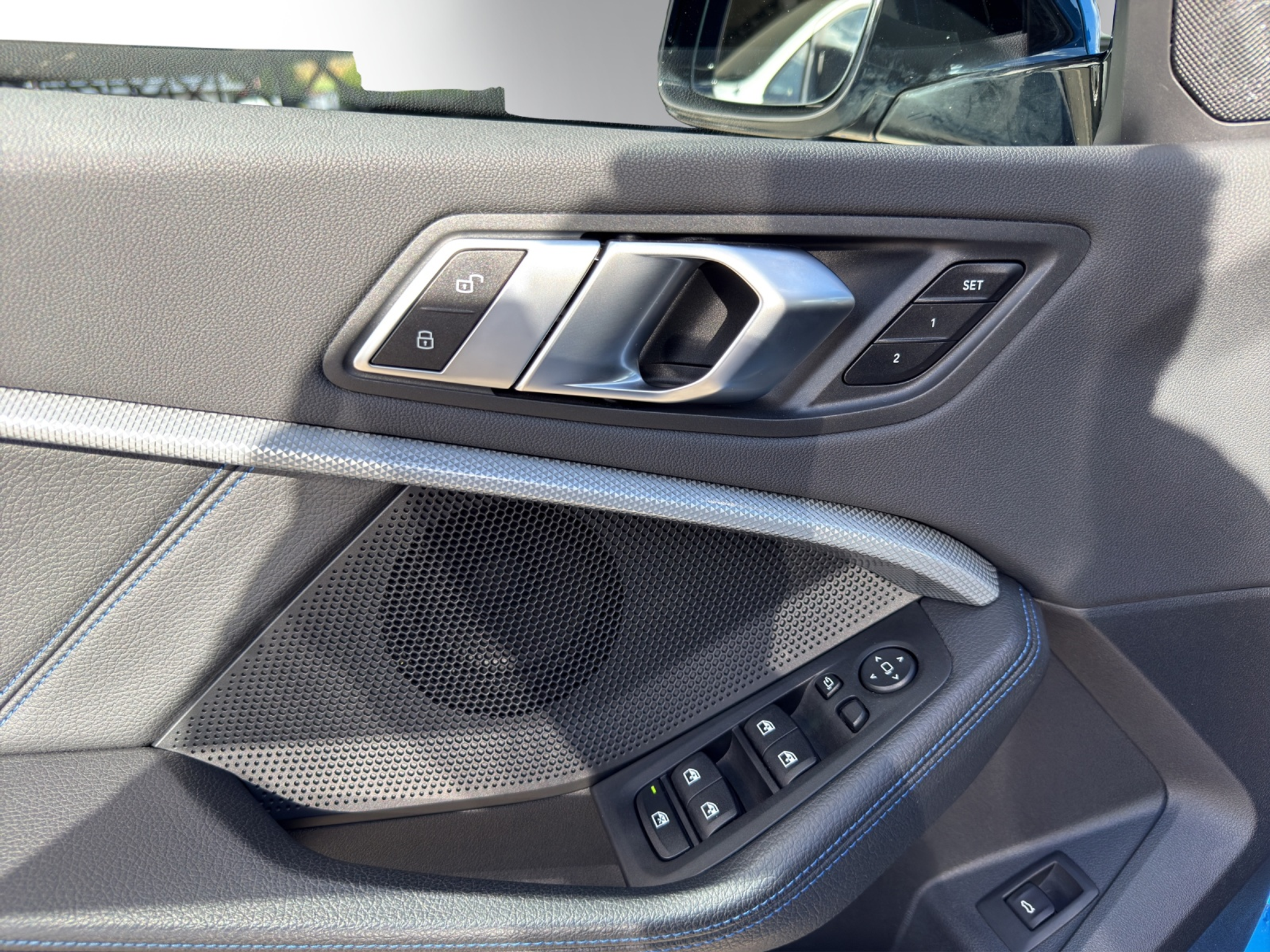 listing desktop thumbnail image 10